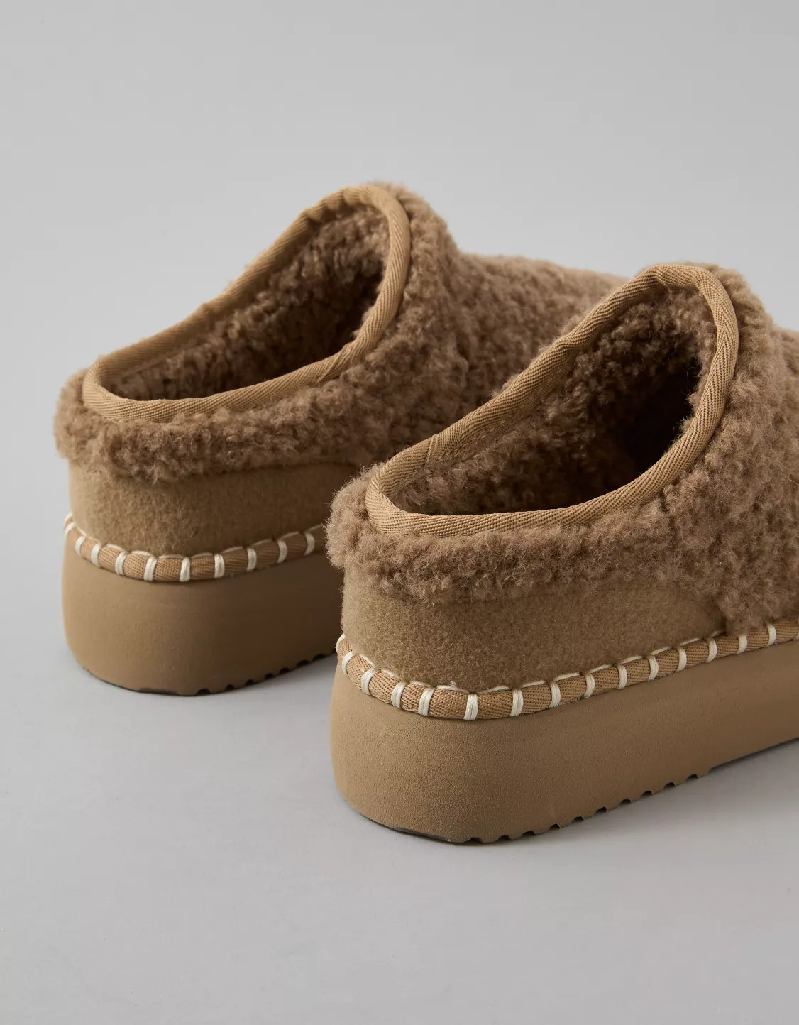 AE Sherpa Scuff Slide | American Eagle Outfitters (US & CA)
