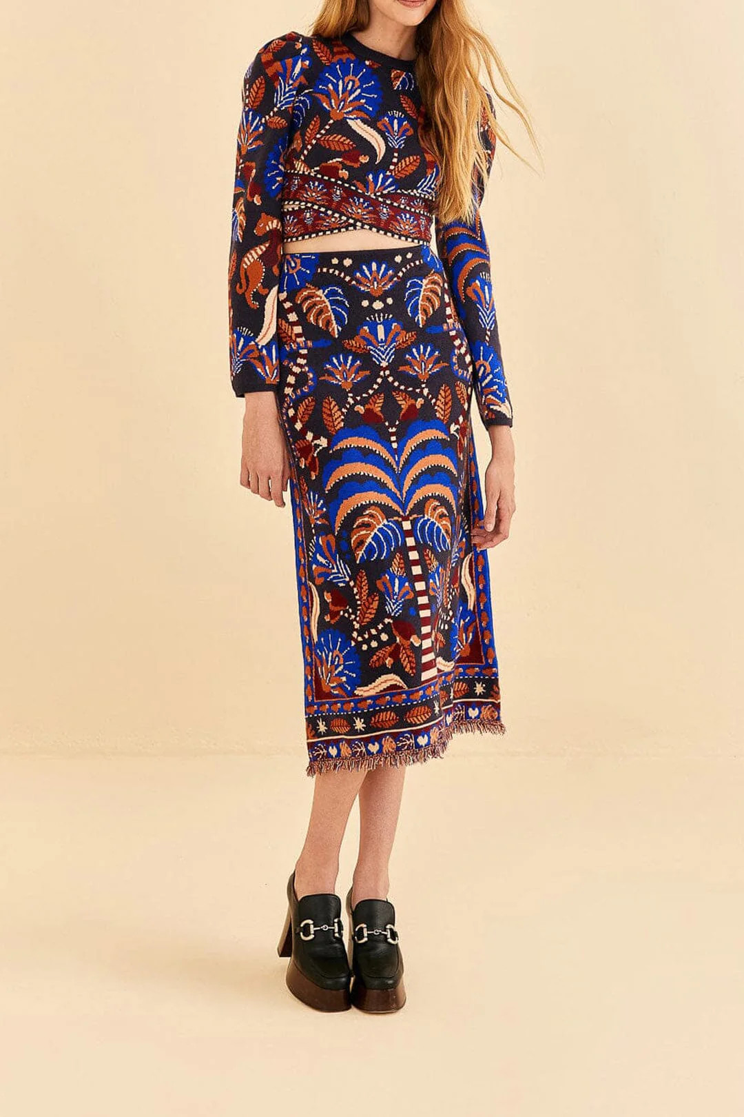 Blue Nature Beauty Scarf Long Sleeve Crop Top | FarmRio (US)