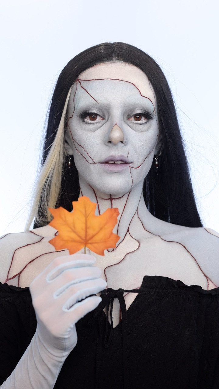 The Creature as a Monster High doll 🍁🤍⚡️🥀
products I couldn’t tag:
Glisten Cosmetics spectra bases in white, grey & blue
Blend Bunny Cosmetics x Ellis Atlantis V2 30 pan palette
Tatti Lashes in the finishing touch
Kaleidos Makeup cloud lab lip clays in queen of the night & scorpion fruit


#LTKBeauty #LTKgrwm