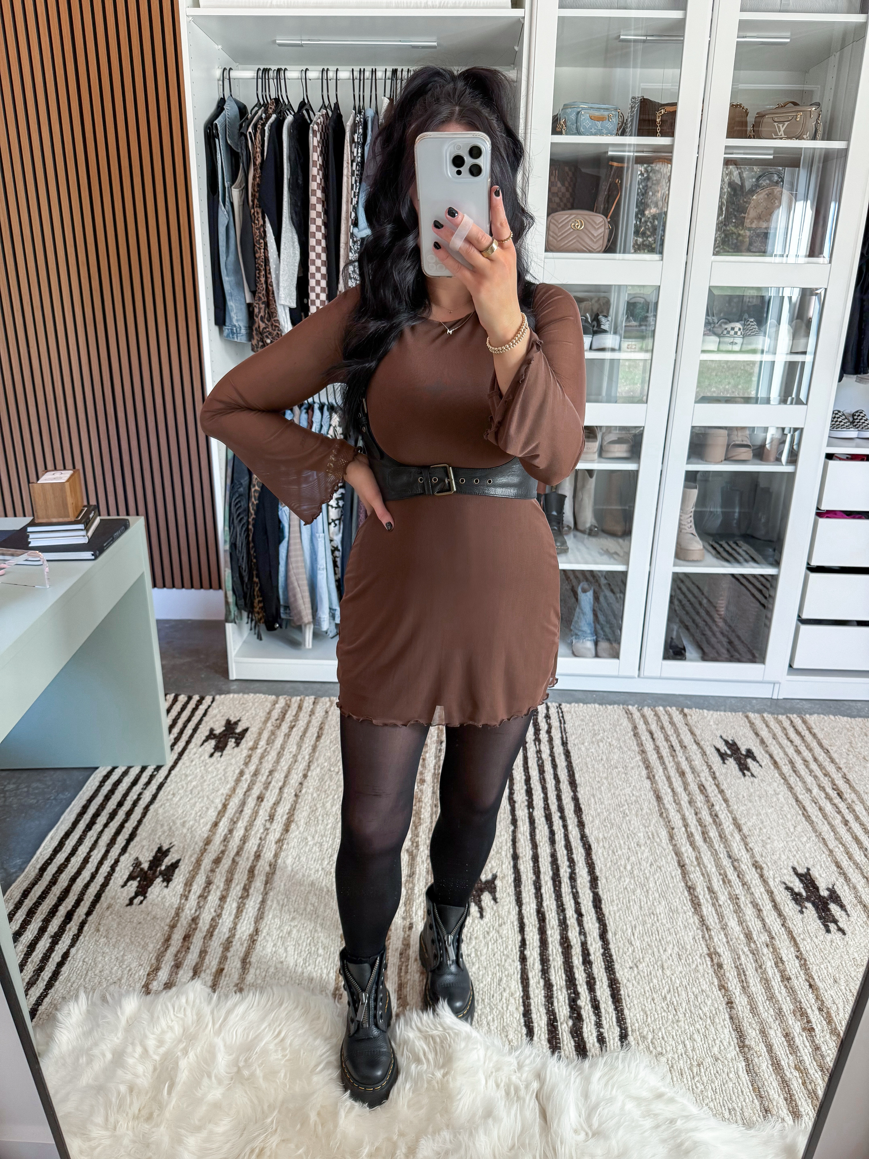 Brown & Black Date Night Outfit 🤎

Dress - xs (very stretchy & it has great length, I just tucked some of it up into the harness to make it a little shorter!)
Harness - small
Tights - small

I love a good brown and black color combo for fall! I styled this brown bell sleeve mini dress with these black tights (when I tell you I've had these for over a year and they have not ripped or gotten ANY runs in them! 🙌🏼) Added this black leather harness to bring in the dress and give it some shape, & then finished the look with my platform doc martens for an edgier vibe! 

 

 #LTKFindsUnder50 #LTKStyleTip #LTKShoeCrush