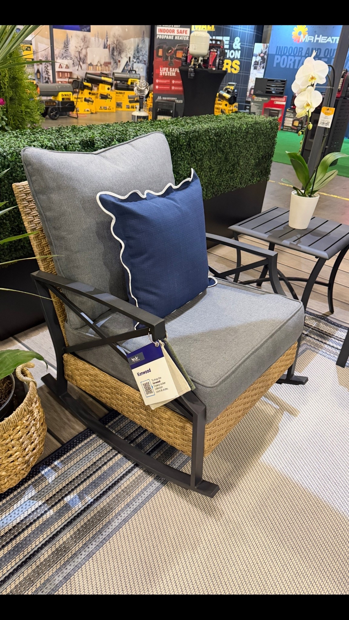 The cutest outdoor rocking chair set! 



Outdoor furniture 
Outdoor rocking chair
Outdoor set 