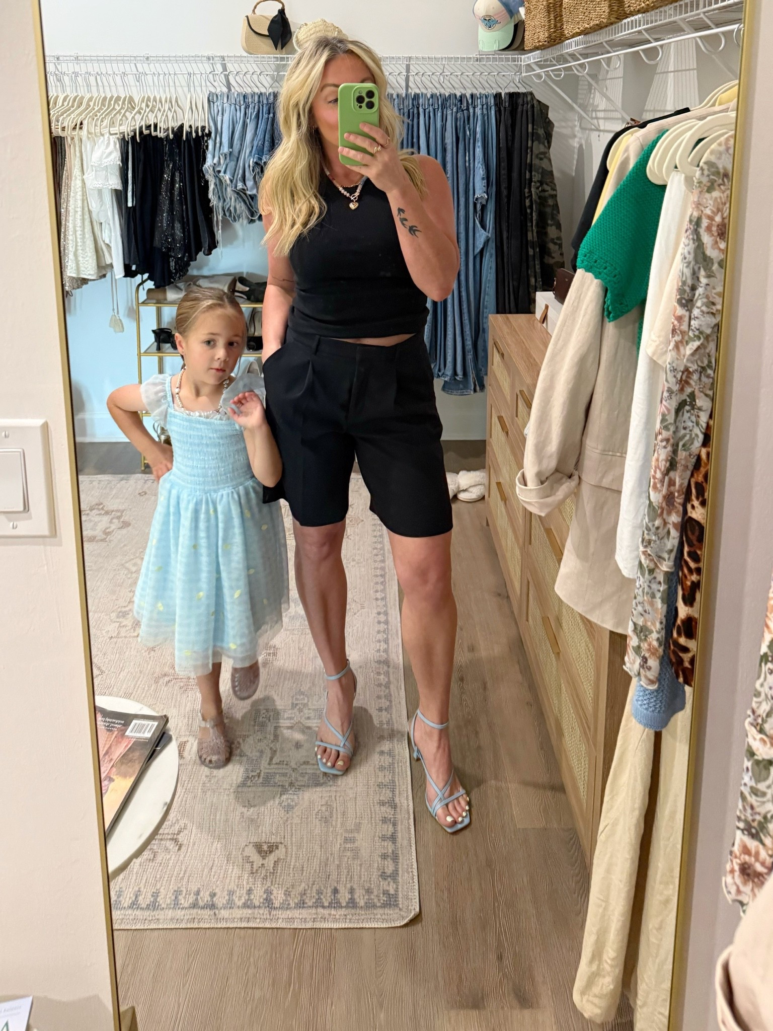 These shorts were so fun to dress up for my daughter’s Senior graduation ceremony. I added a pop of color with this necklace and these blue heels! 🩵

@abercrombie 




#tanktop #Bermudashorts #dressshorts #blacktank #strappyheels #heels #blueheels #summerstyle #summeraccessories #beadednecklace #abercrombie #amazon