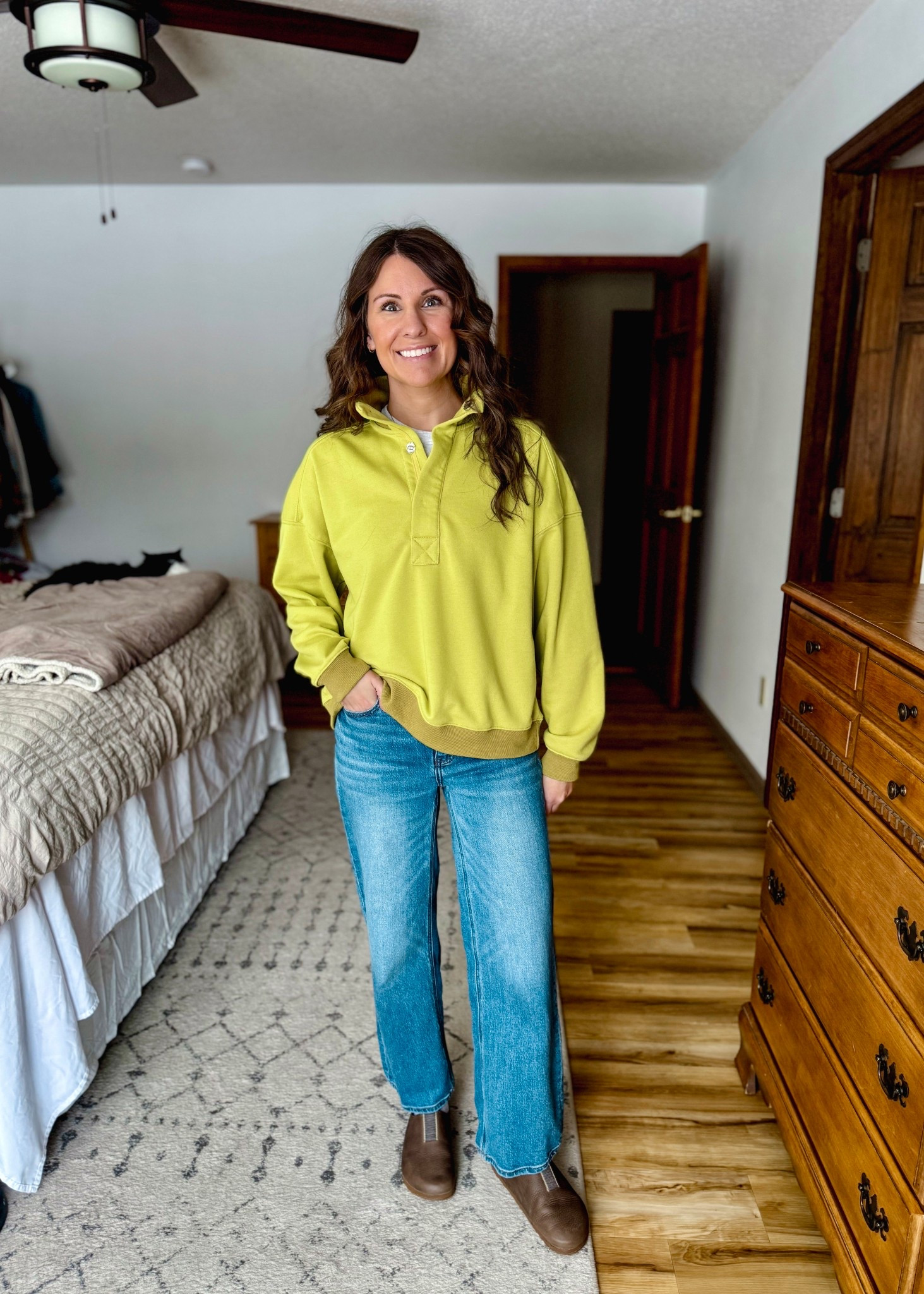 Small in my tee shot, xs in my sweatshirt, and 24 in a 26” inseam in my jeans. My clogs fit true to size at size 6.

#LTKPetite #LTKSeasonal #LTKgrwm