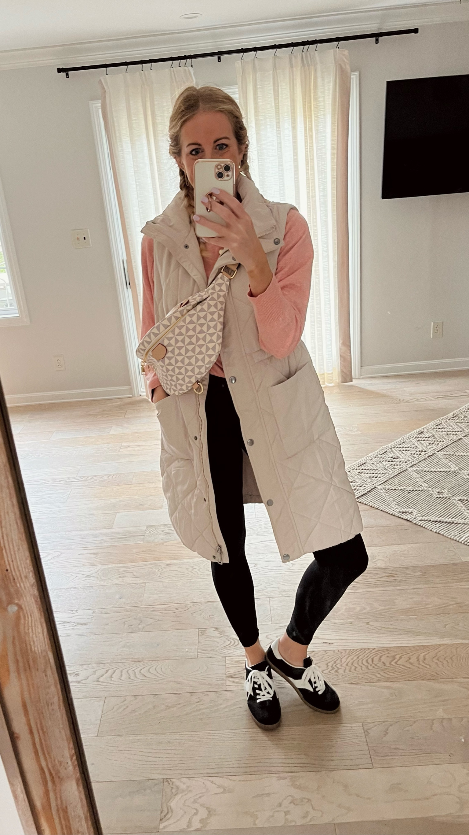 Love this long sleeved puffer coat 

#LTKSeasonal #LTKActive #LTKFindsUnder50