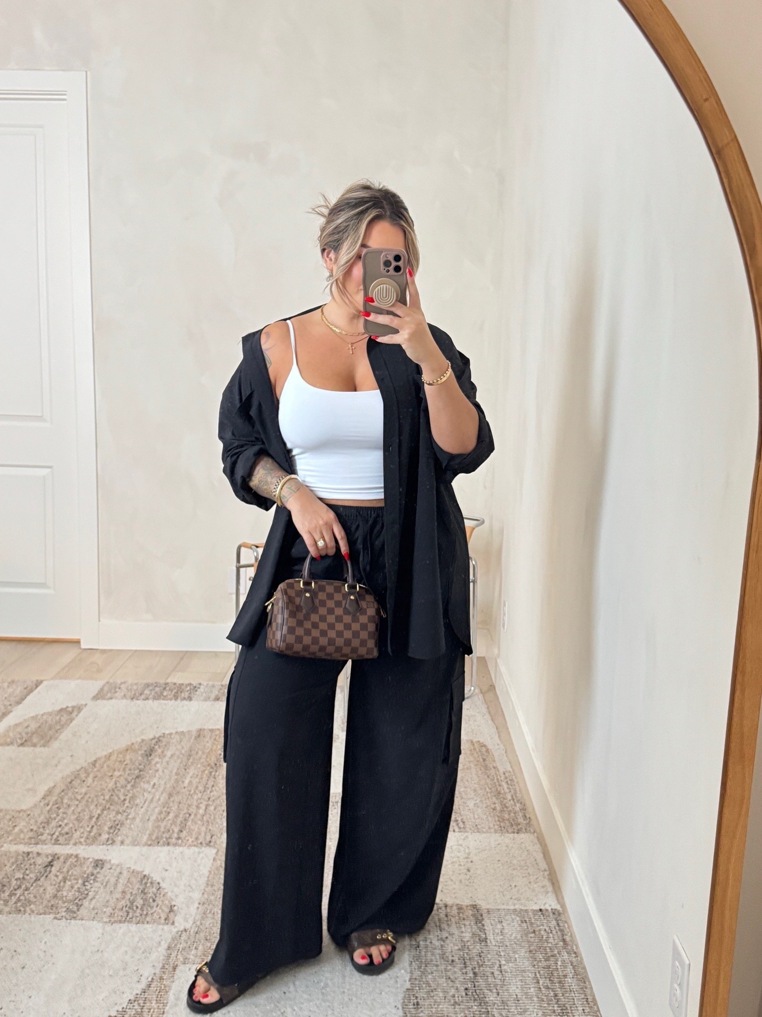 What I wore to get my hair done this week.

All size L 
Use code shayna10 to save $ on Miranda Frye necklaces 
No bra needed with this tank just using my cakes linked 

Can’t link bag or sandals here. 

#aloyoga #alo #cargo 


Follow my shop @shaynaslife on the @shop.LTK app to shop this post and get my exclusive app-only content!

#liketkit 
@shop.ltk
https://liketk.it/5kZbr