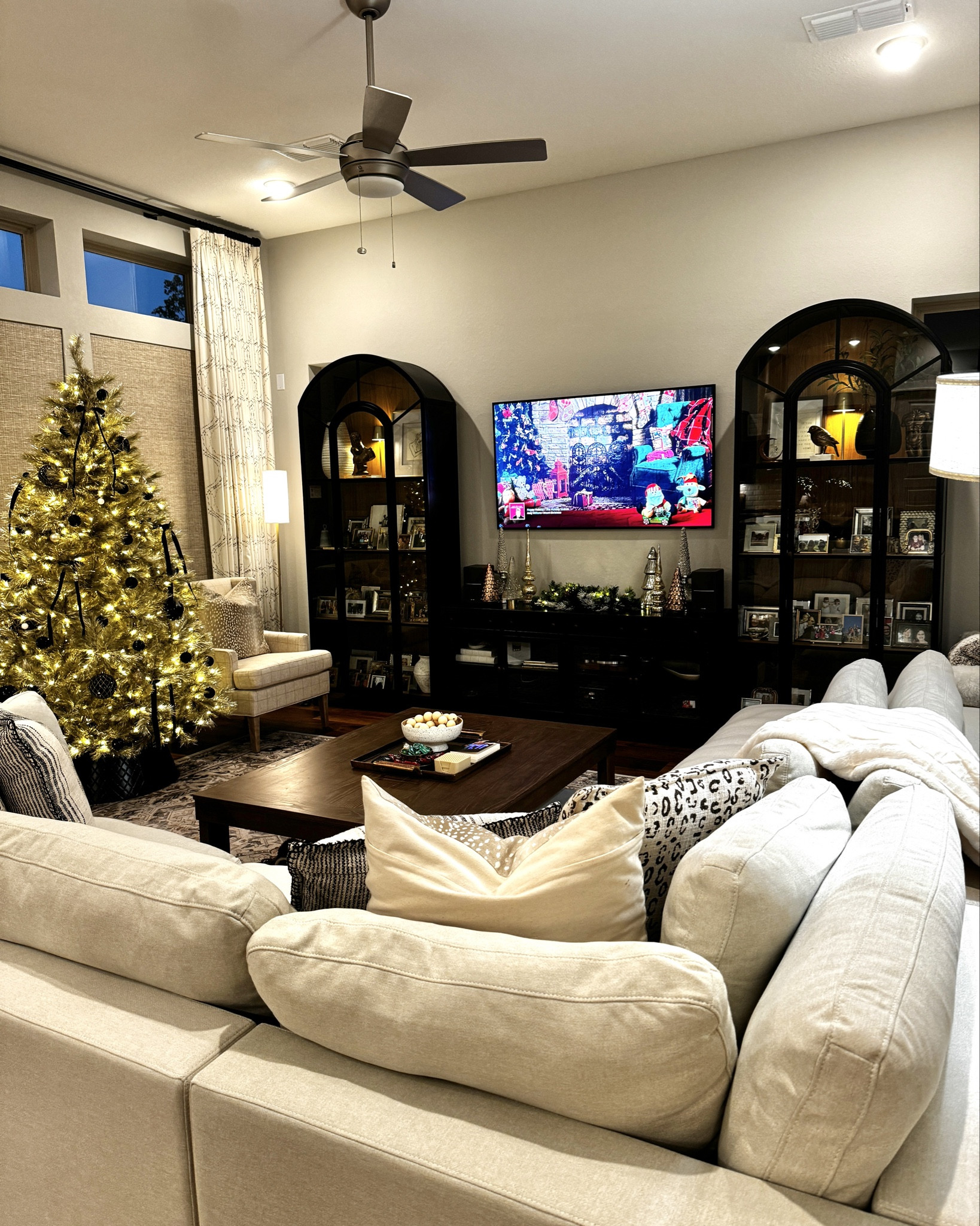 Holiday Home Decor 🌲

#everypiecefits

Home decorations
Living room decor
Furniture
Book shelf 
Bookcase 
Cabinet 
Coffee table 
Christmas tree
Tinsel tree
Console 
Decorative pillows 
Antelope 

#LTKSeasonal #LTKHome #LTKHoliday