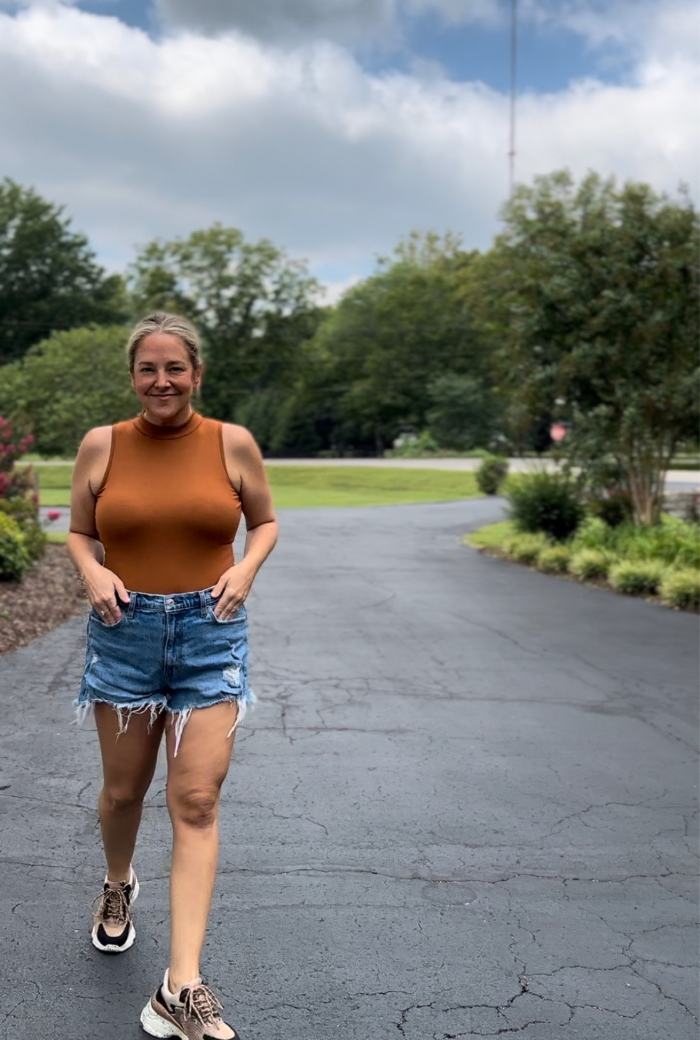 Easy throw on- transition to fall 

#LTKHoliday #LTKstyletip #LTKSeasonal