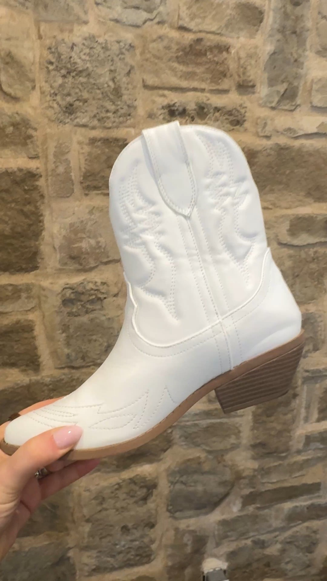 White cowboy ankle boots 
Western core, cowgirl cow girl, shoes 

#LTKShoeCrush #LTKFindsUnder100 #LTKFindsUnder50