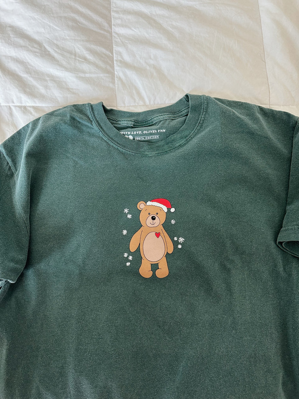 GREEN SANTA BEAR TEE | Olivelynn Designs
