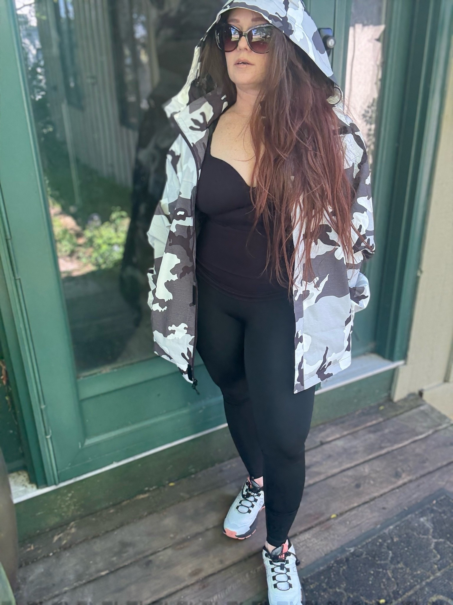 How to do outdoor adventure but make it fashion. 🥾✨ Today’s breezy summer OOTD check:
💨 Lightweight windbreaker for sun & wind protection
🖤 Sweetheart cami & shaping leggings by @Shapermint
🥾 @Nortiv8_Official hiking shoes for the trek
🕶️ @VelvetEyewear sunglasses to complete the look
Comfortable, protected, and snatched. Ready to hit the trails! 🔥
#OOTD #SummerOutfits #GorpcoreFashion #Shapermint #VelvetEyewear #HikingLook #ActiveStyle