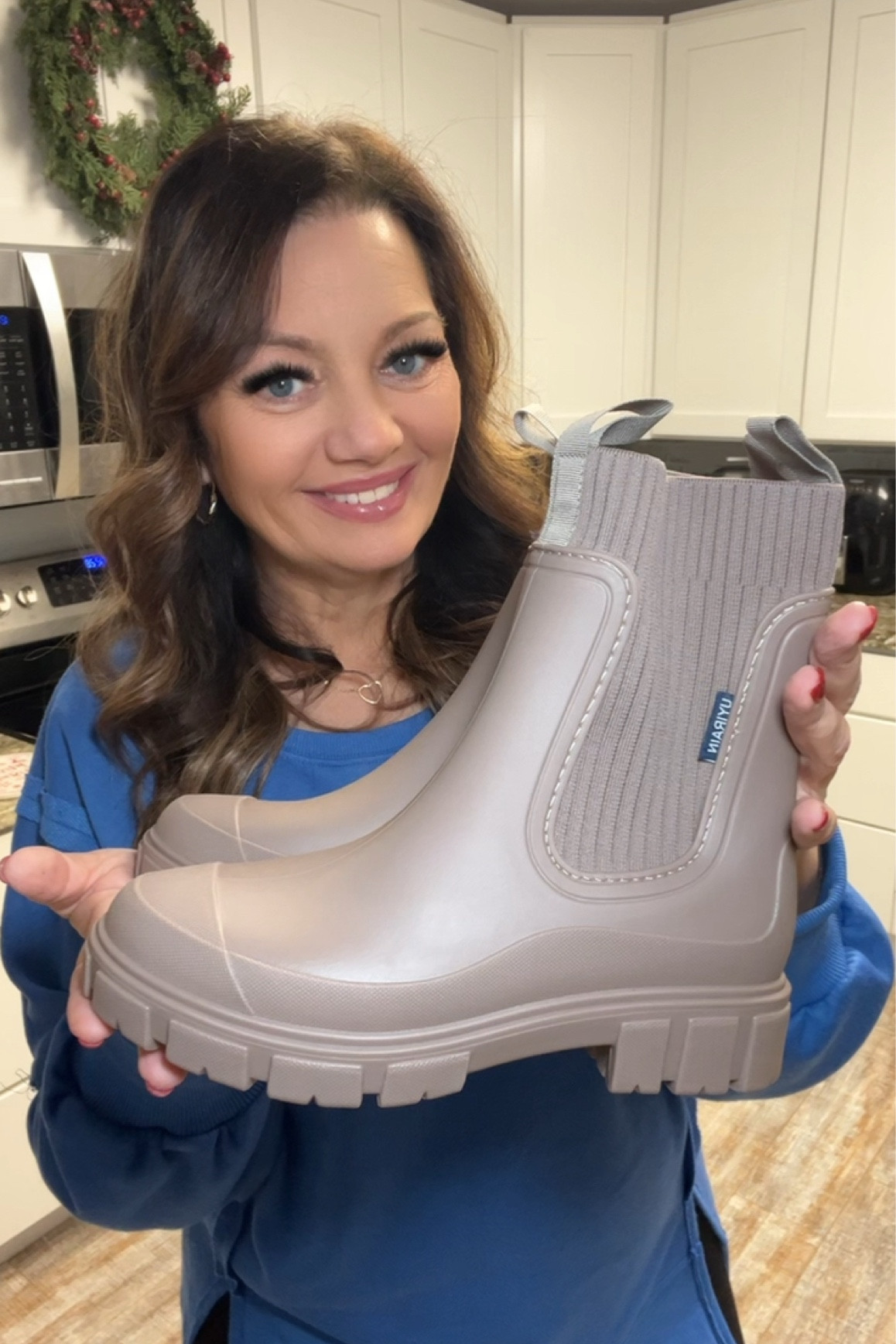 These Chelsea Rainboots are so comfy and very stylish! #LTKStyleTip #LTKShoeCrush #rainboots #waterboots #chelseaboots #womensshoes 

#LTKOver40 #LTKActive #LTKGiftGuide