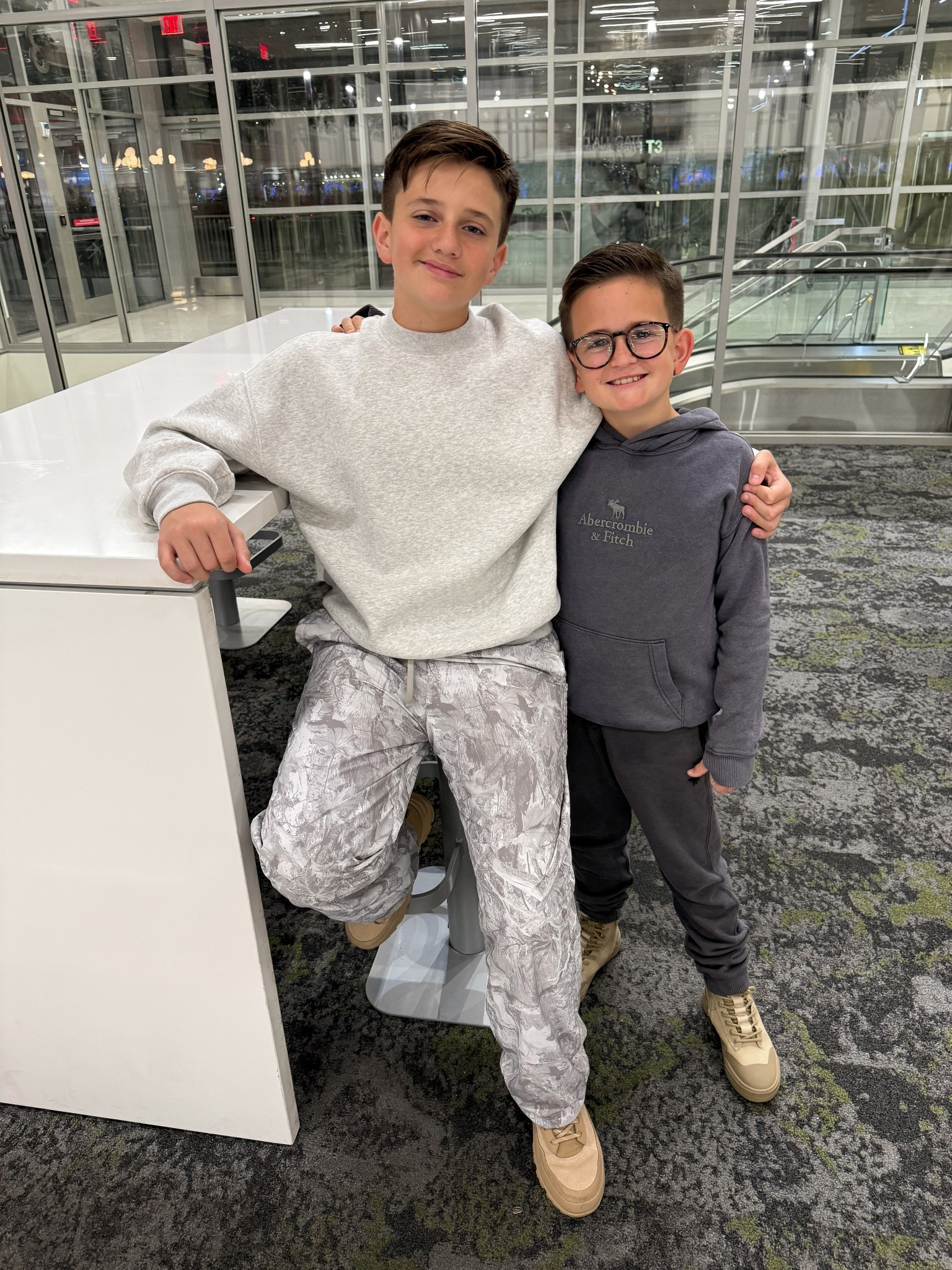 Boys winter travel look with boots and sweats

#LTKKids #LTKSaleAlert #LTKTravel