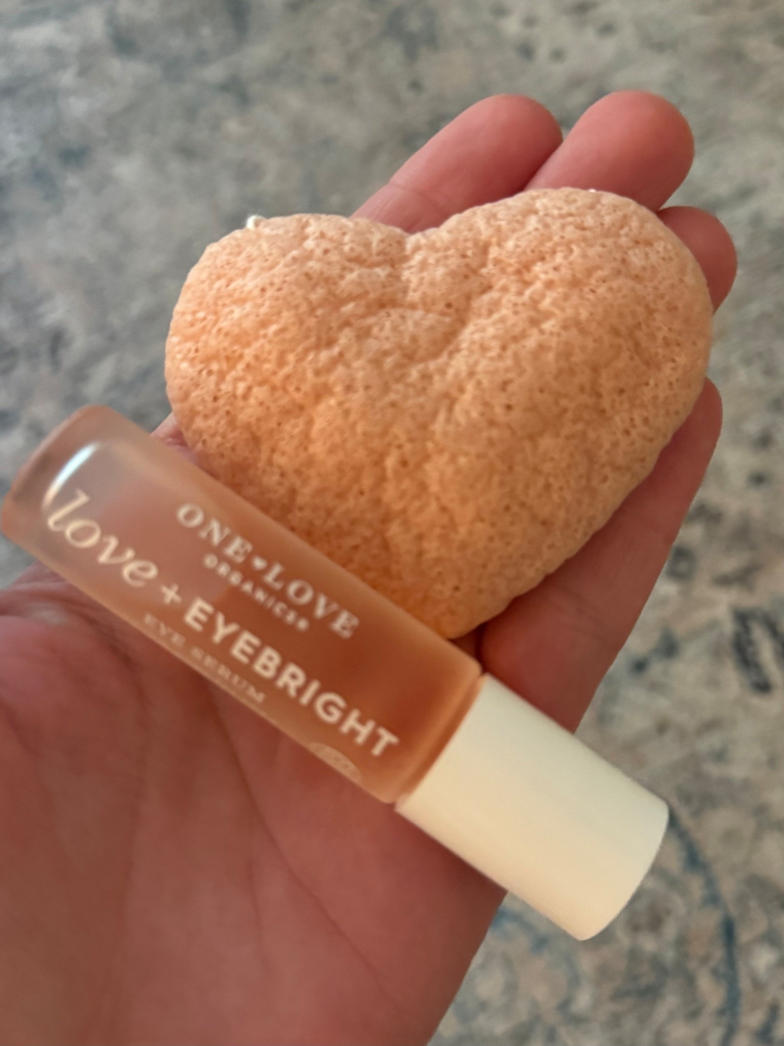 Cute and so helpful skincare stocking stuffers I grabbed for myself from One Love Organics 🩷
These are everyday staples I actually use, and they make the perfect little self-care treat.
I linked these + more of my skincare faves — and it’s FREE shipping on orders $75+ right now!
Treat yourself to something new ✨

#LTKmomlife #LTKHoliday #LTKGiftGuide