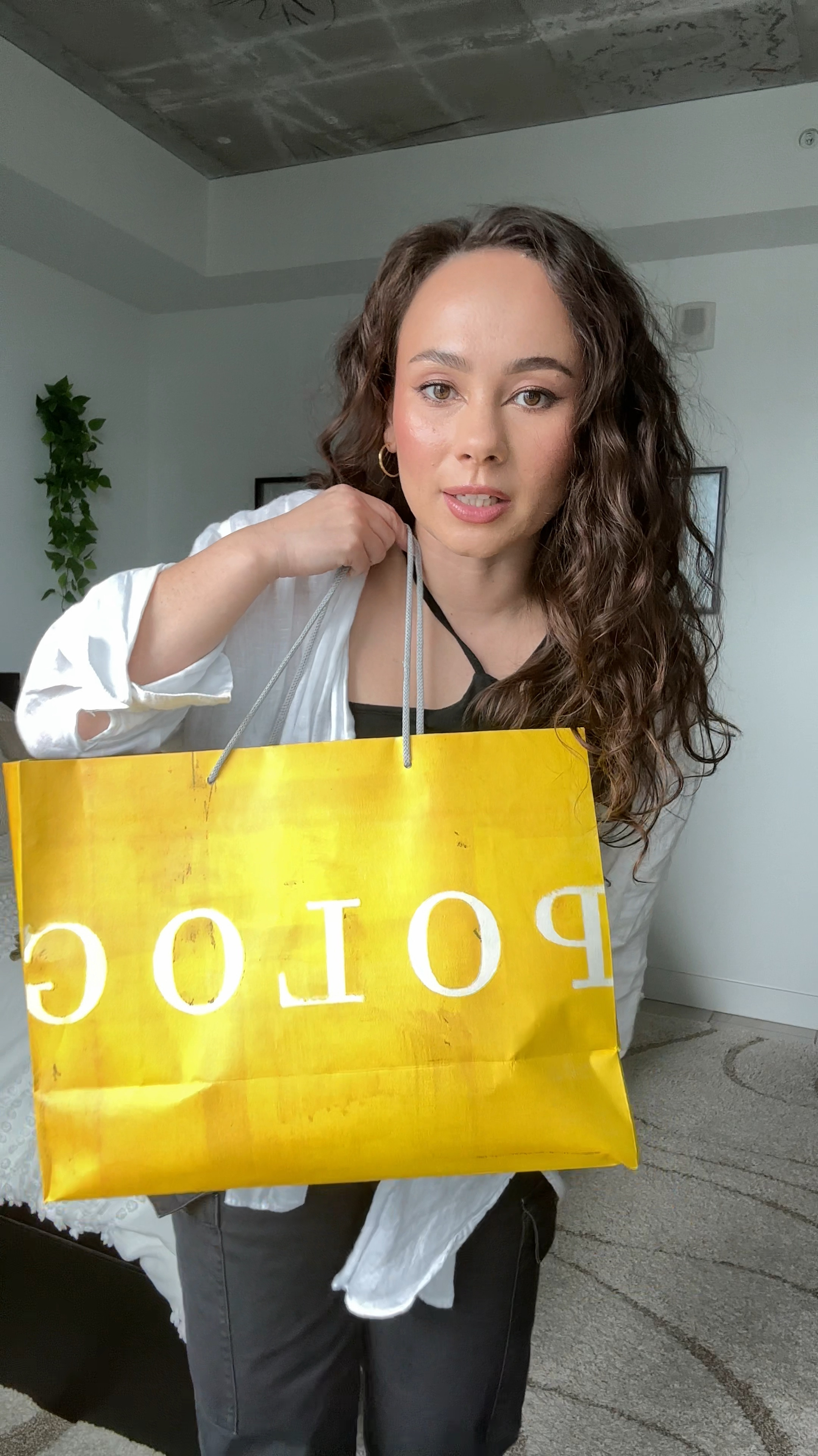  VIRAL Anthropolgy bag perfect for fall/winter 

#LTKSeasonal #LTKGiftGuide #LTKVideo