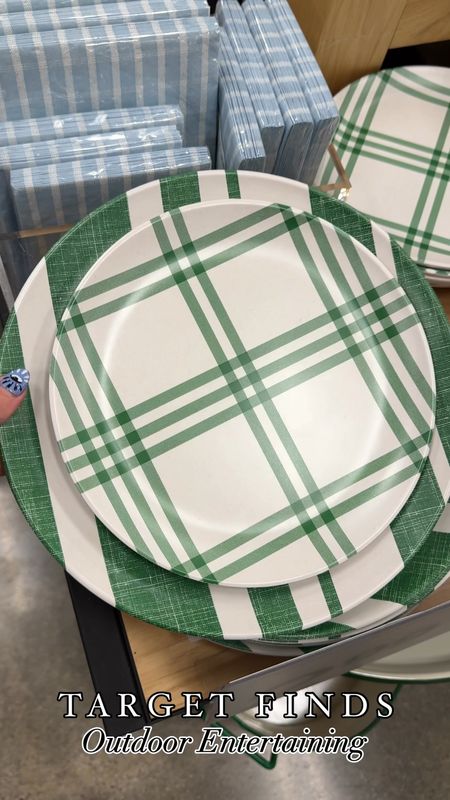 Loving all the Kelly green in the summer outdoor entertaining collection from hearth and hand.  Everything from plaid, melamine plates, bucket coolers, pitchers, drink dispensers and more.

#OutdoorEntertaining #OutdoorDining #OutdoorLiving #Home #MelaminePlates 

#LTKHome #LTKVideo #LTKFindsUnder50