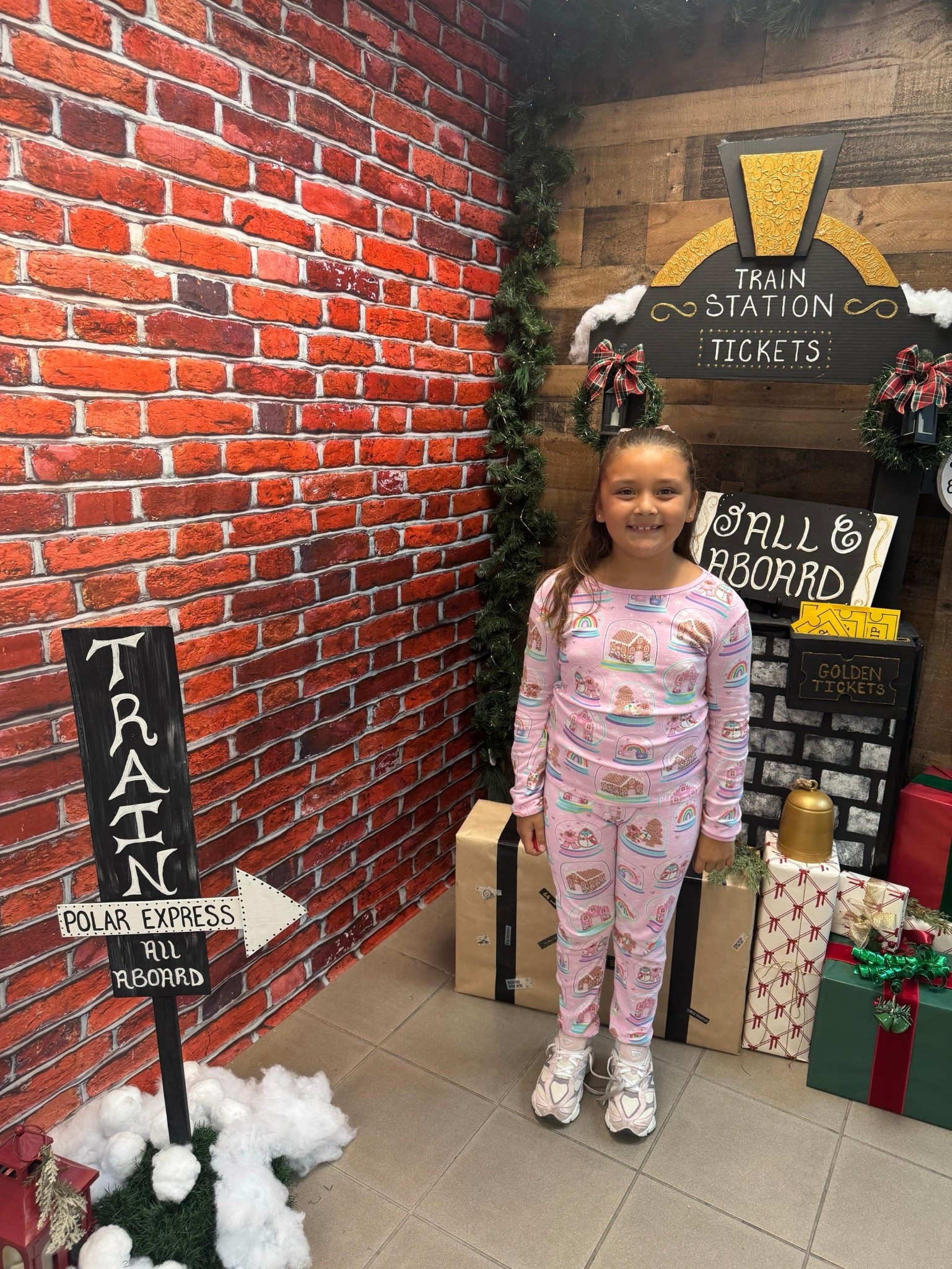 Girls Holiday Pajamas + Everyday Sneakers 🎄

Her festive Christmas pajamas are from Target — soft, comfy, and perfect for Polar Express days, school events, and cozy nights.
Paired with her New Balance sneakers for everyday wear, running around, and all the holiday activities.

target girls christmas pajamas
holiday pajamas for girls
new balance kids sneakers
girls everyday sneakers
polar express outfit
kids holiday outfits


#LTKootd #LTKHoliday #LTKKids