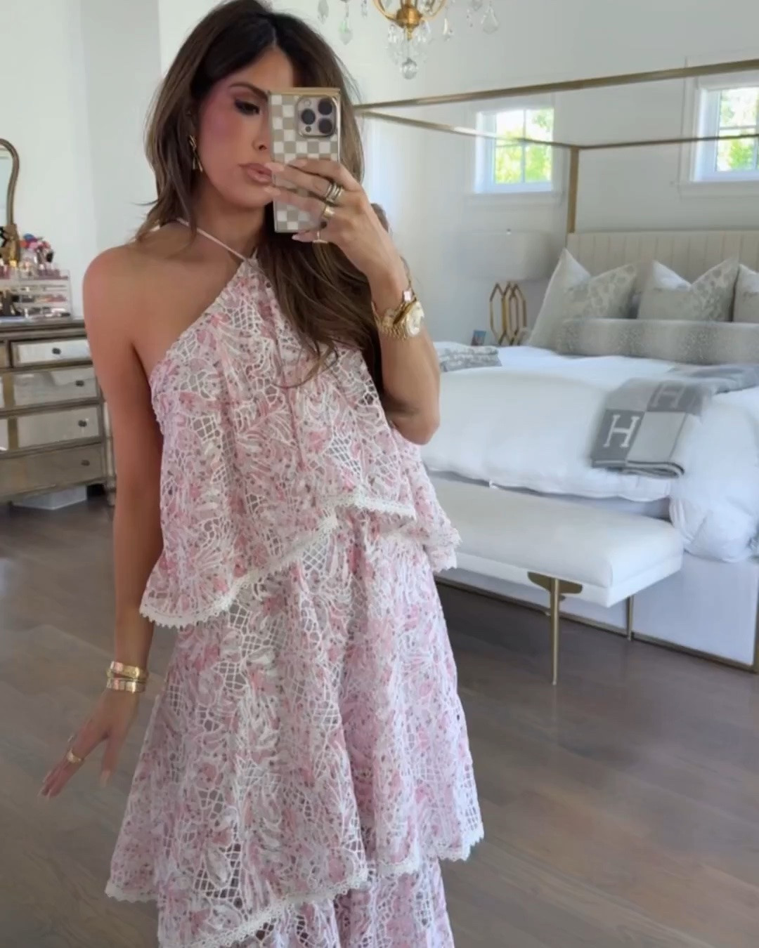 How gorgeous! 🌸🤍 Reminds me of a Zimmerman dress but cheaper. I’m in a size small here but I was 6 weeks post party. Sokol my body changes weekly!

Wedding guest dress
Summer dress
Resort wear
Summer outfit
Vacation outfit
Emily Gemma

#LTKgrwm #LTKootd #LTKSeasonal