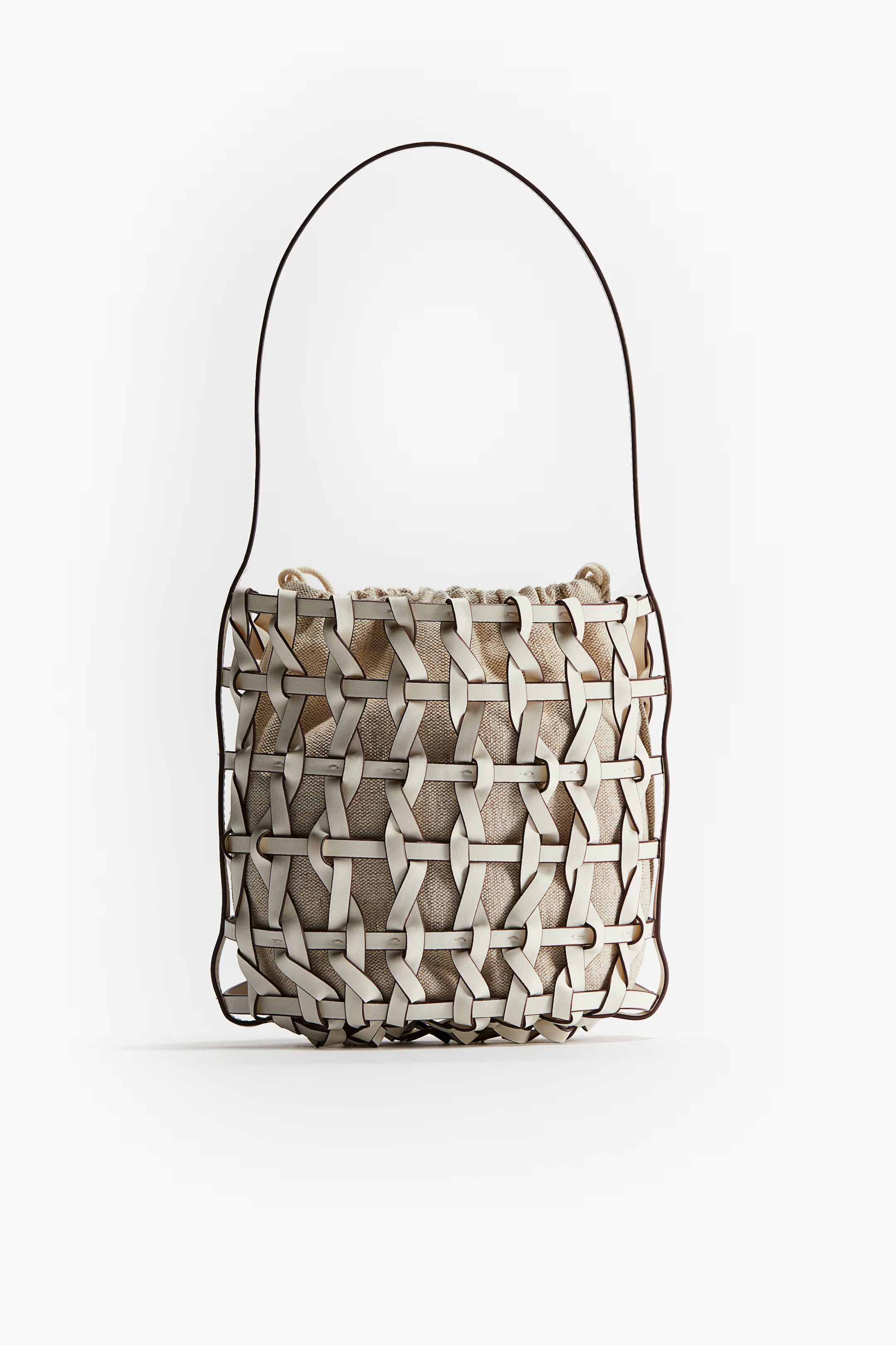 Intertwined-strap bucket bag | H&M (UK, MY, IN, SG, PH, TW, HK)