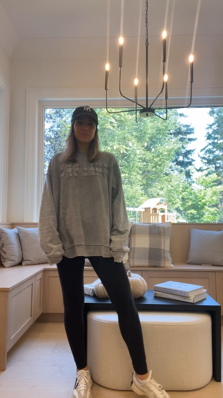 Cozy fashion! I’m petite (5’4”) I love where this sweater hits. ☺️