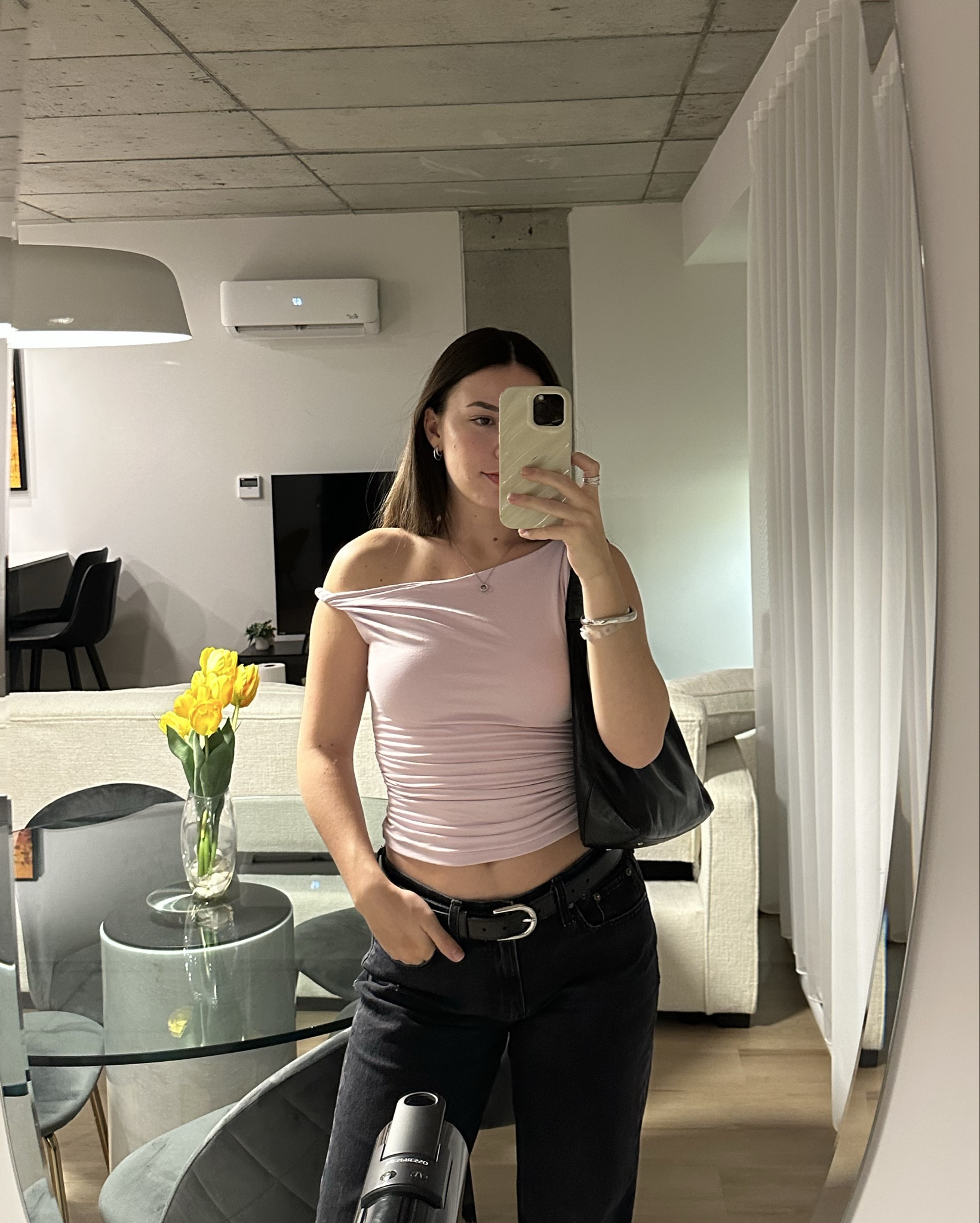 Perfect date night outfit, I’m wearing the top in an XS & jeans in a 4 (27) <3 (the top is sold out in pink but available in black!)

#LTKsummer #LTKstyletip #LTKdatenight