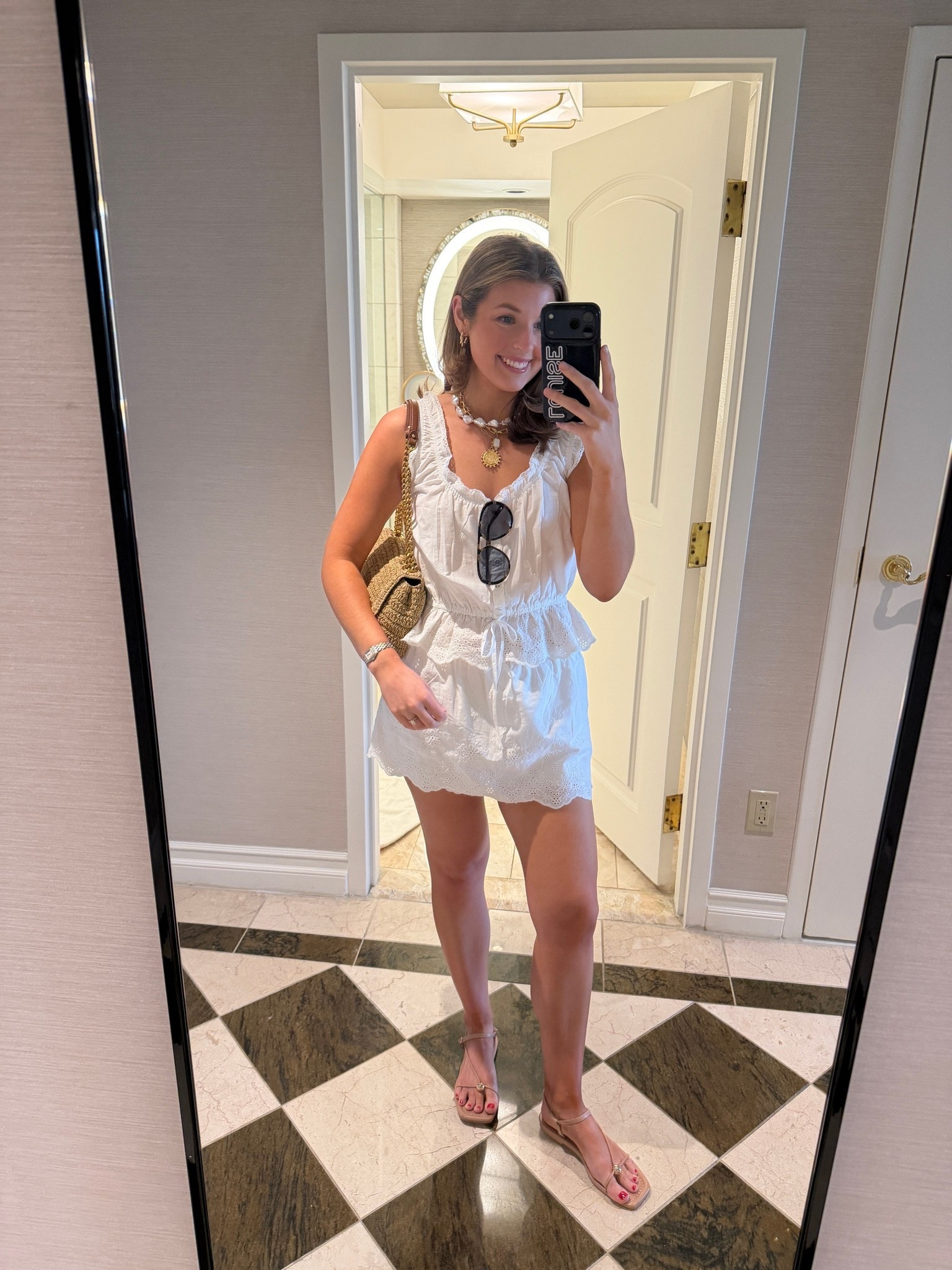 OOTD to Vegas! Wearing a S