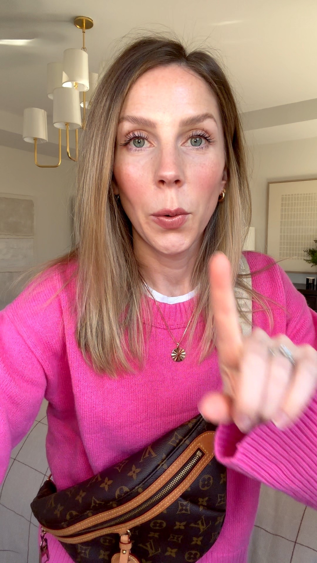 If you’re considering a designer bag or accessory, check Fashionphile first! I bought my first LV bag there a few years ago and it was a flawless experience. They have an amazing selection and up to 80% off retail! #fashionphilepartner #fashionphilefinds 