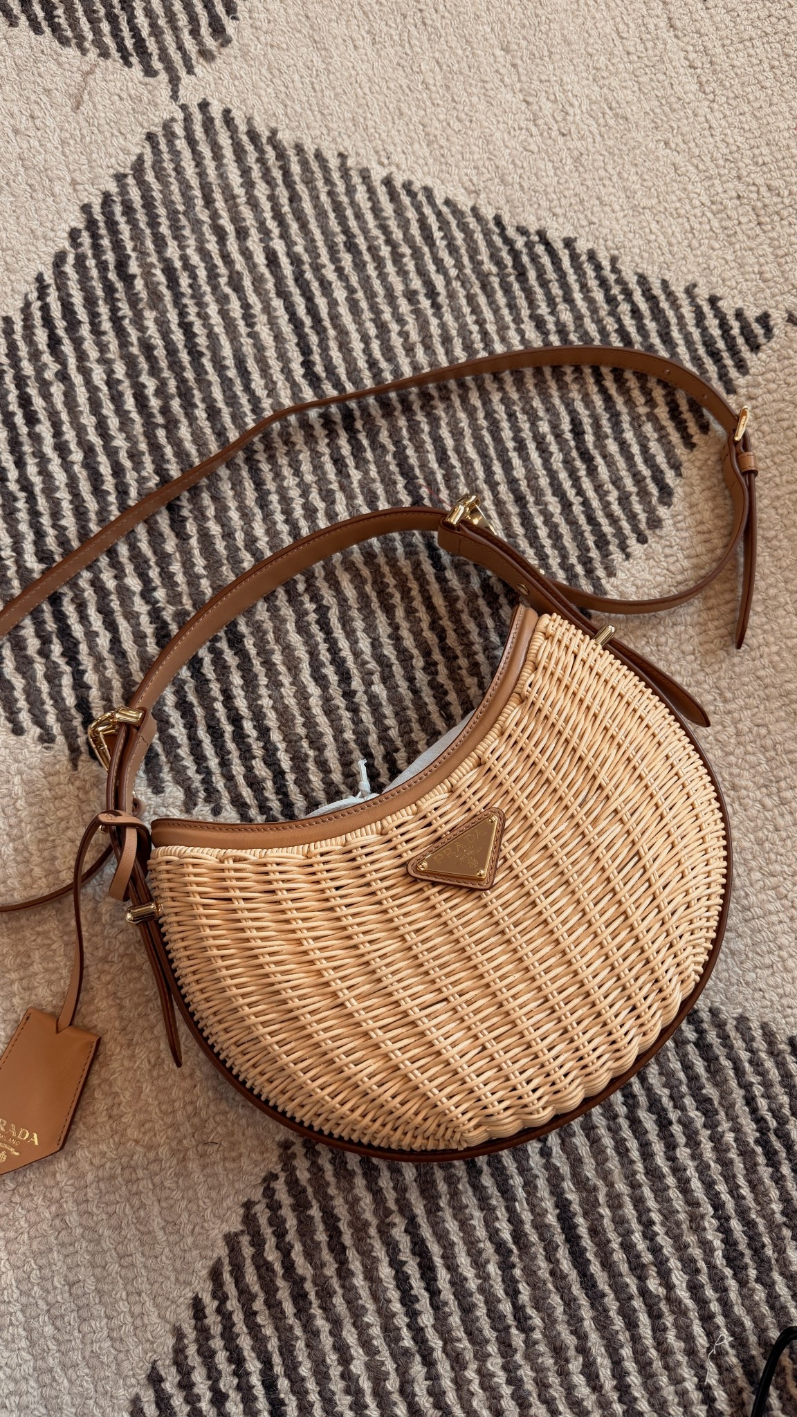 Obsessed with my new bag! The perfect summer piece! 