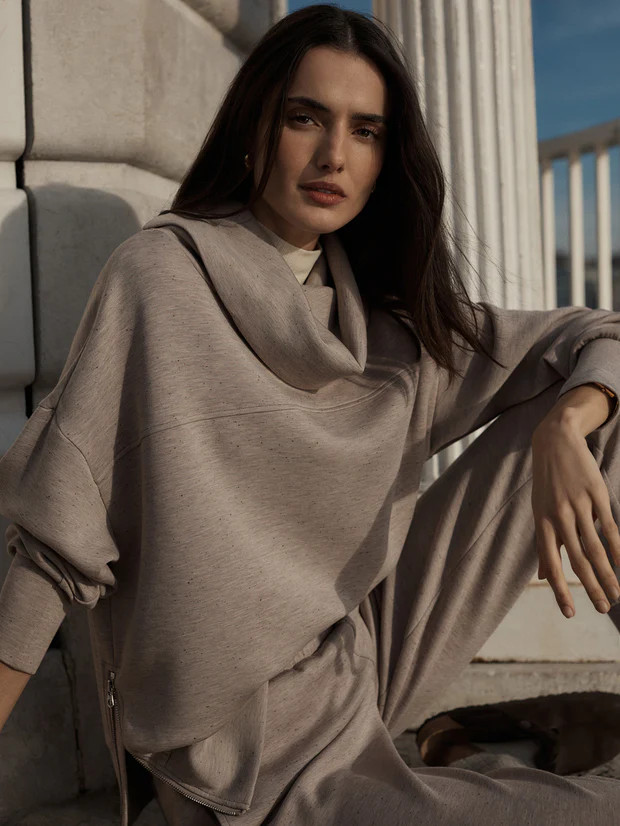 Priya Longline Sweat32 ReviewsAn oversized, longline wardrobe staple, Priya is a new addition to ... | Varley US