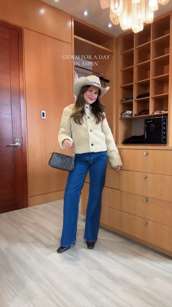 #ootd in Aspen - jeans and jacket are from Abercrombie & on sale! Runs true to size! Loveee mountain chic vibes 

#LTKSaleAlert #LTKStyleTip #LTKSeasonal