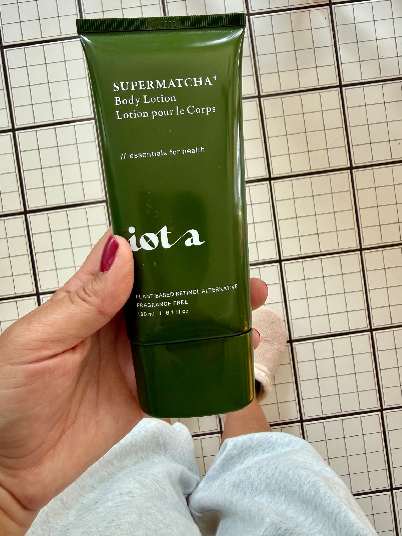 Winter got me shedding like a snake 🐍😂
This is what I’m using right now — it locks in hydration, smooths things out, and doesn’t leave that sticky, greasy feeling. Fragrance-free (so important for me) and my dry winter skin is finally behaving.

Bonus: save 25% when you subscribe 👏

#iotabody

#LTKselfcare #LTKgrwm #LTKmomlife