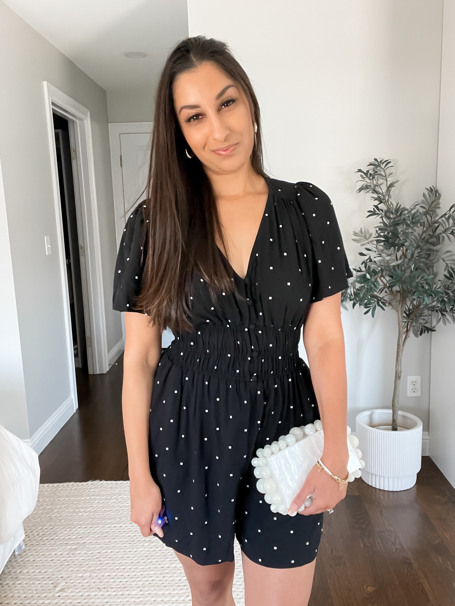 You can never go wrong with a simple and classy black romper for a rehearsal dinner! Especially if it’s on the more casual side🖤✨


Wedding guest, rehearsal dinner, fall wedding guest outfit, rehearsal dinner look, black romper, madewell, cult gaia dupe, wedding guest clutch, wedding guest bag


#LTKwedding #LTKSeasonal #LTKfindsunder100