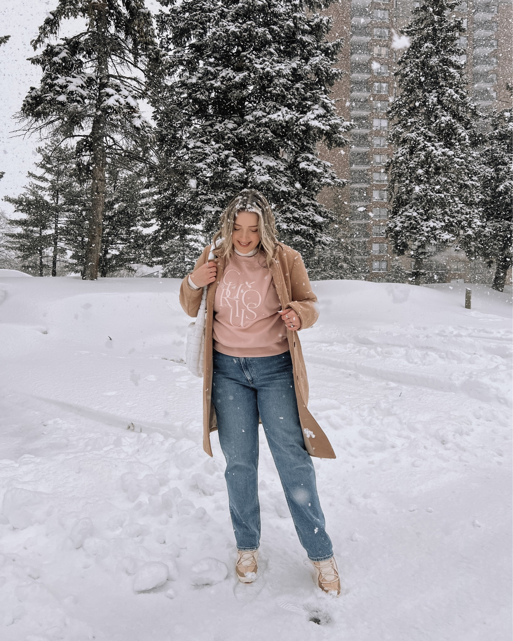 Midsize winter outfit - my fave Abercrombie straight leg jeans & camel dad coat. My H&M sweatshirt is so cozy & perfect for Valentine’s Day, puffer bag is an Amazon find 

Winter ootd, Abercrombie finds 