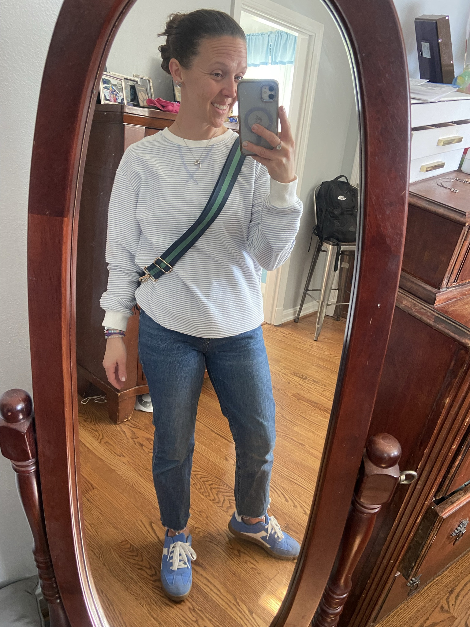 Spring outfit - lightweight sweatshirt and this quilted crossbody holds the perfect amount.  I’ve worn this to school before, this is a great teacher top. 


#amazon #under20 #budgetfriendly #sweatshirt #teacheroutfit #springtop #crossbody #quiltedpurse 



#LTKU #LTKOver40 #LTKSeasonal