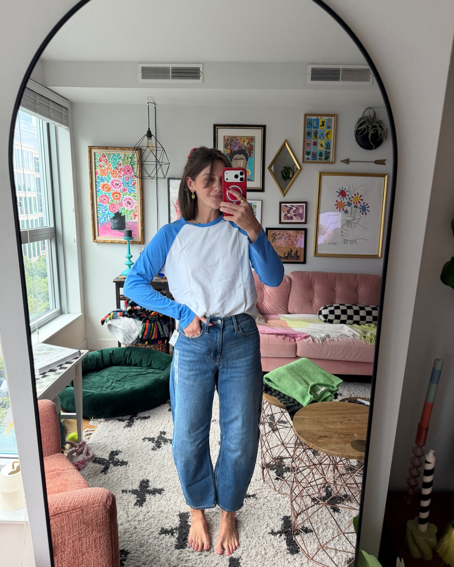 A few things I got recently from Old Navy! Felt like I needed a couple basic oversized tees for fall layering. Looooove the color of the long sleeve tunic. And the raglan tees are so cute and on trend! 
Size small in all tops
Size 0 in jeans (I sizes down 1!)