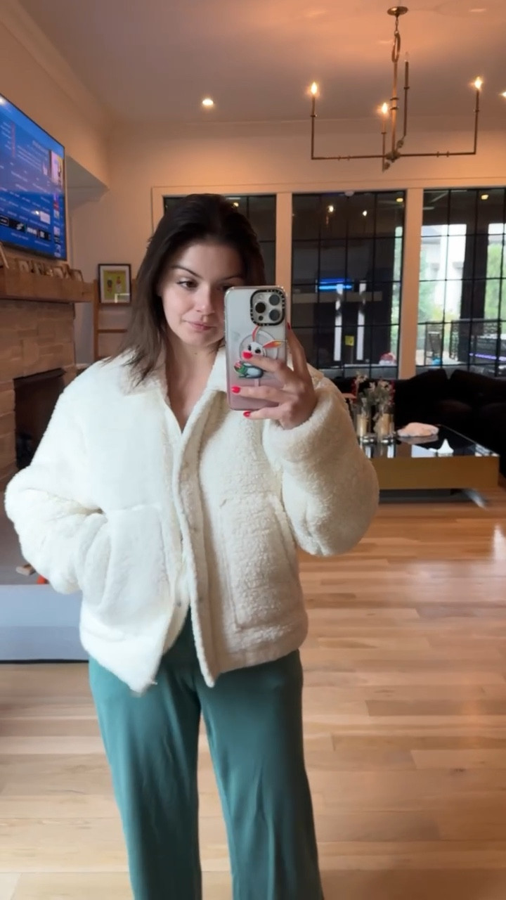 The coziest jacket for fall and winter from Splendid! They have some great cold weather pieces - linking some of my favorites😍❤️

Fall jacket | fall outfit 

#LTKSeasonal #LTKStyleTip