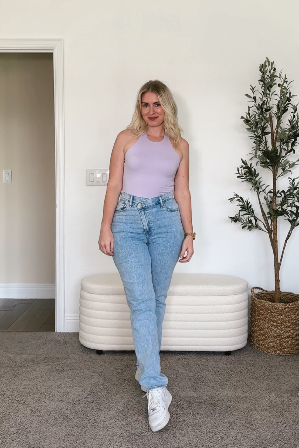 Jeans I’m wearing here - curve love 90s straight jeans size 28 regular - I wear my normal size in these 
.
.
Abercrombie, Abercrombie jeans, Abercrombie denim, Abercrombie style, best jeans, denim, curvy jeans, curve love

#LTKcurves #LTKstyletip #LTKunder100