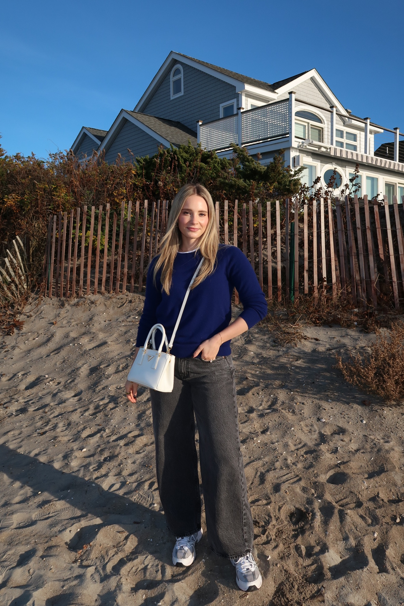 Small cashmere sweater, XS t-shirt, 25 short jeans, sneakers TTS

#LTKFindsUnder50 #LTKTravel #LTKSeasonal