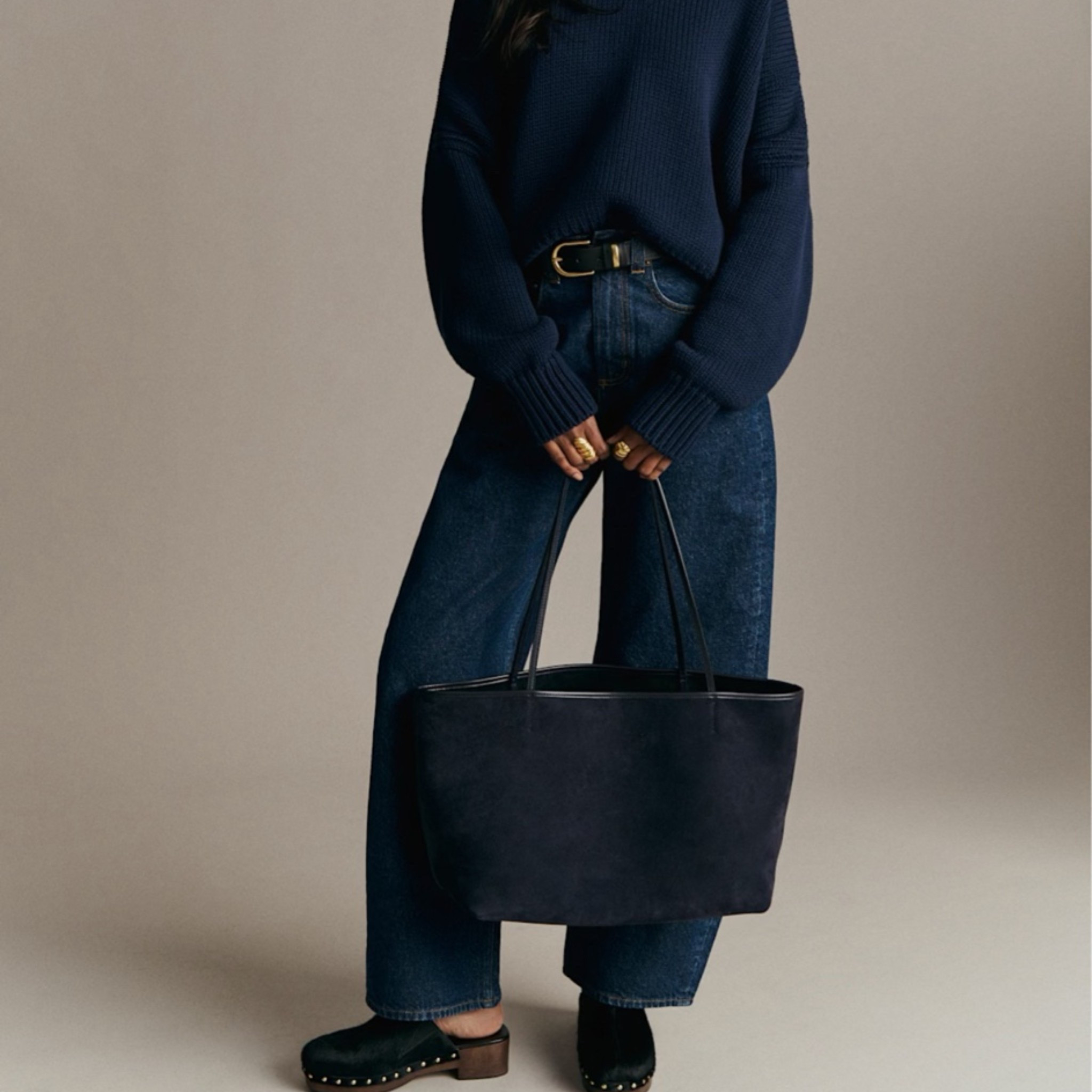 Navy knit, cotton chunky knit, navy suede bag, barrel jeans

#LTKuk #LTKsummer #LTKautumn