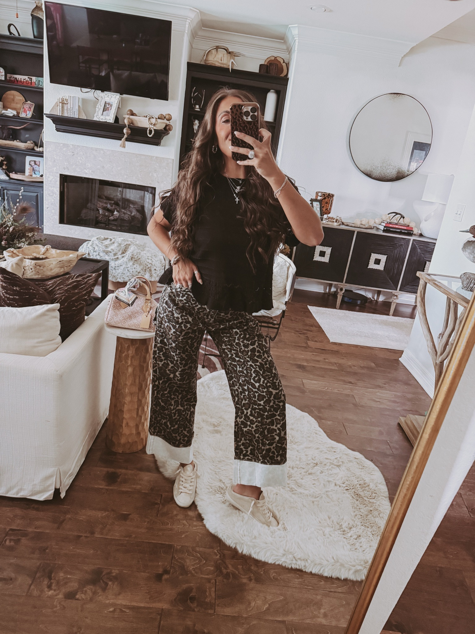 Feeling fabulous in my favorite pieces: oversized sweater tee (S), cuffed jeans (2 - altered to 0), and chic mules. Perfect for a casual yet stylish day out! #amazonfinds