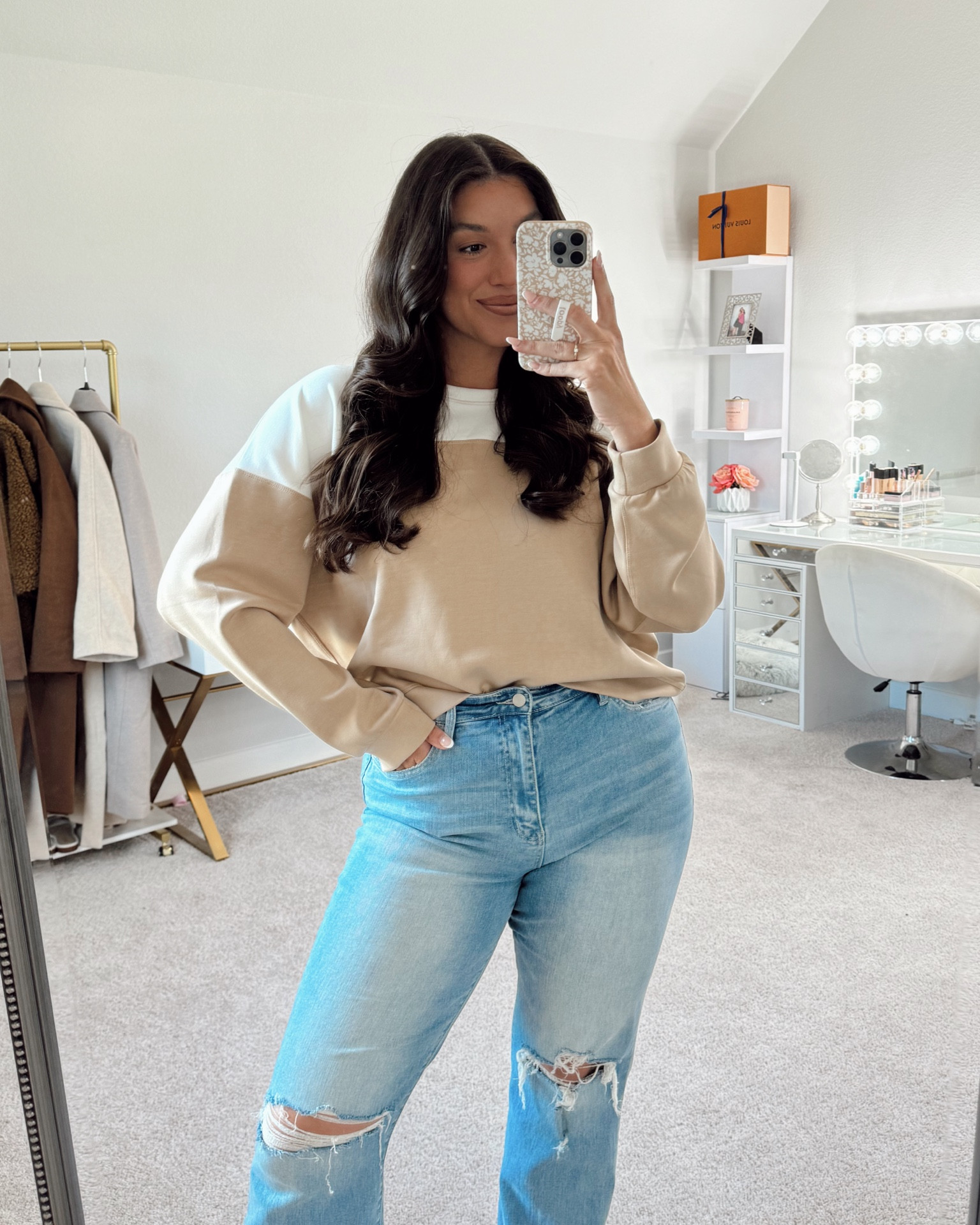 Color block scuba sweatshirt is so SO comfy! Perfect material if you live in a warmer state🍁☀️👌🏼 also runs a hair oversized so no need to size up!

#LTKMidsize #LTKSeasonal #LTKFallSale