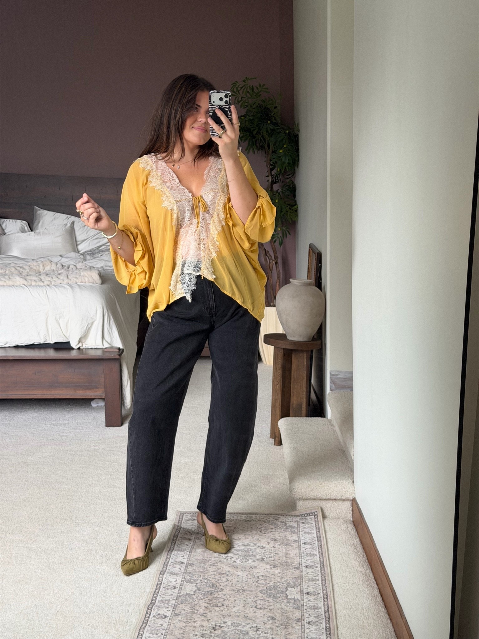 Fun date night outfit! 
Amazon top
@abercrombie jeans! (32)
@Target heels! 

Midsize, size 12, size 14, mom style, curvy outfit, thick tummy approved