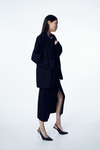 Oversized blazer | H&M (UK, MY, IN, SG, PH, TW, HK, KR)