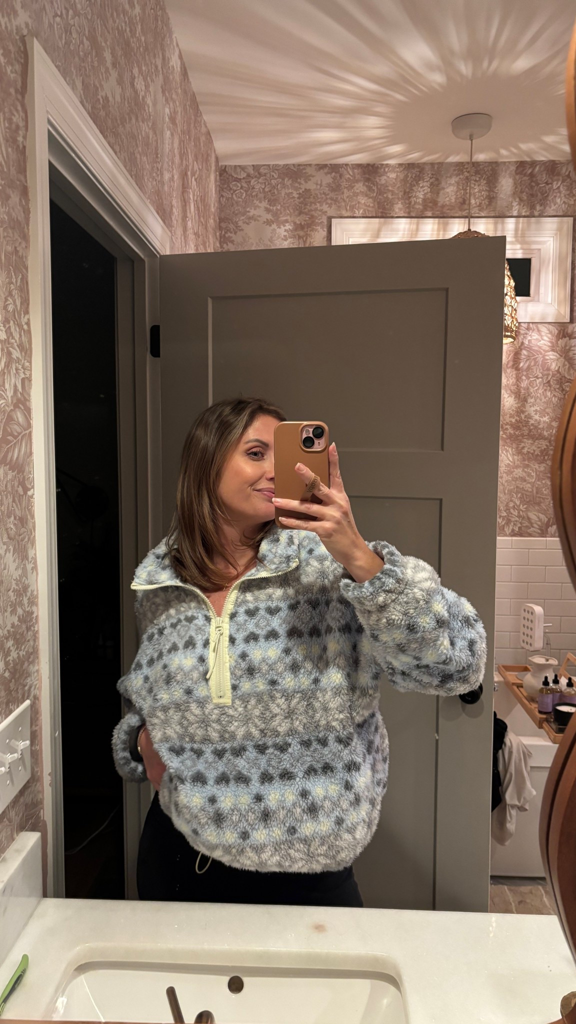 I’m wearing a XL. I like them oversized. 

#LTKActive #LTKHoliday