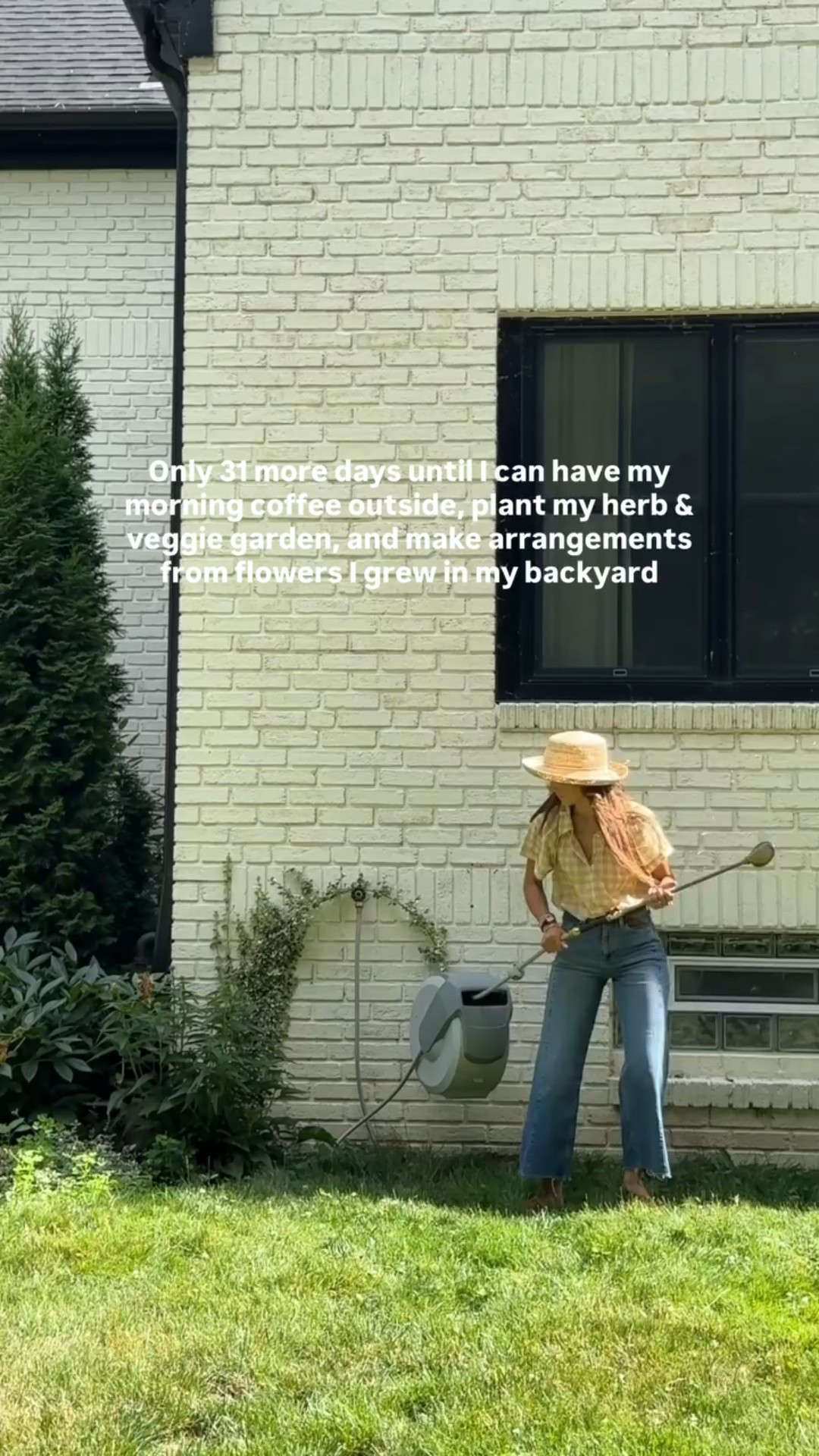 The countdown to spring begins! We’ve had warm temps these last few days and it’s giving false spring but I’m here for it!! Cannot wait to work on the garden this year 🥹💐🌸