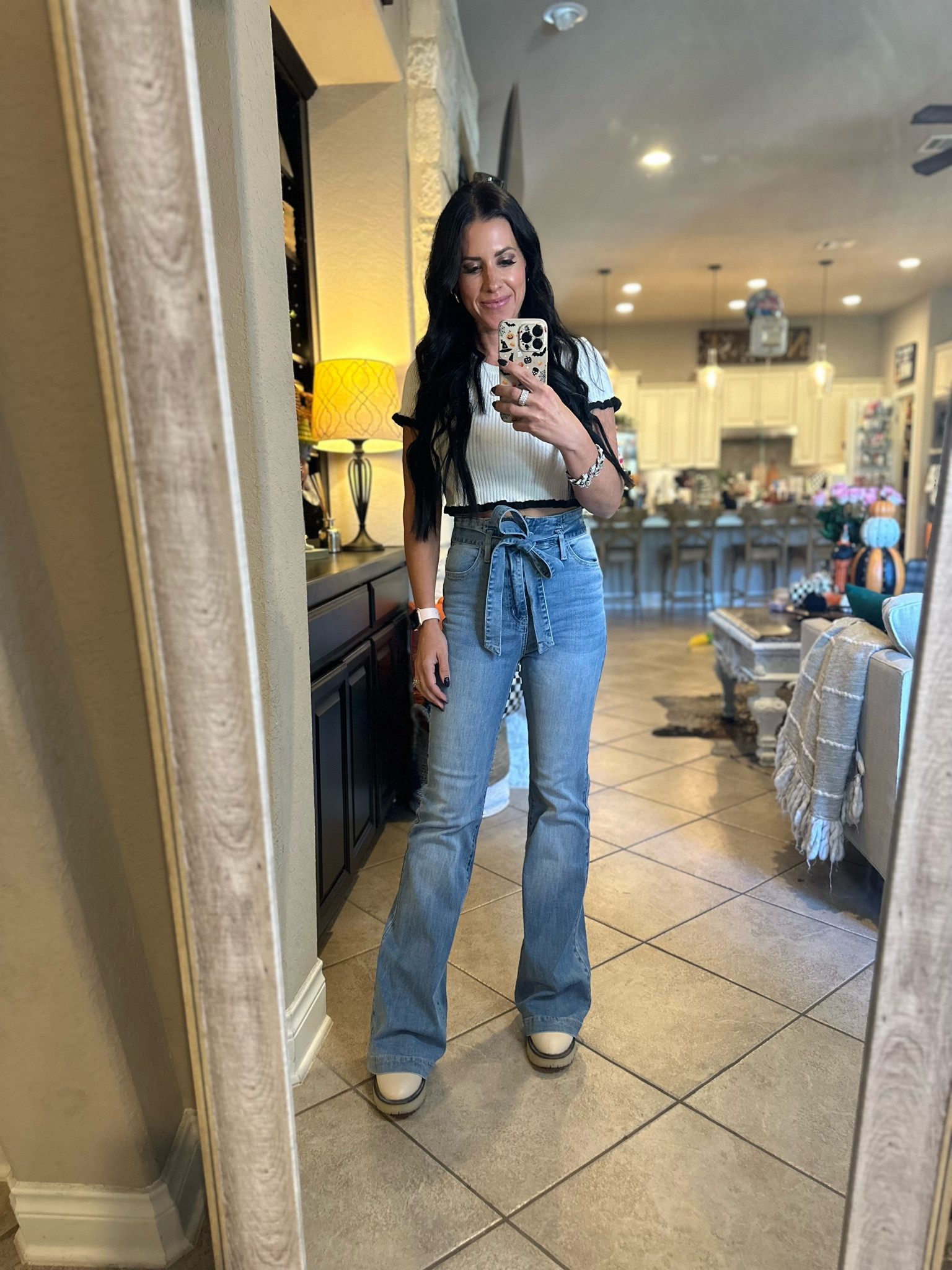 Vici jeans. Wearing the small! 

#LTKstyletip #LTKfindsunder100