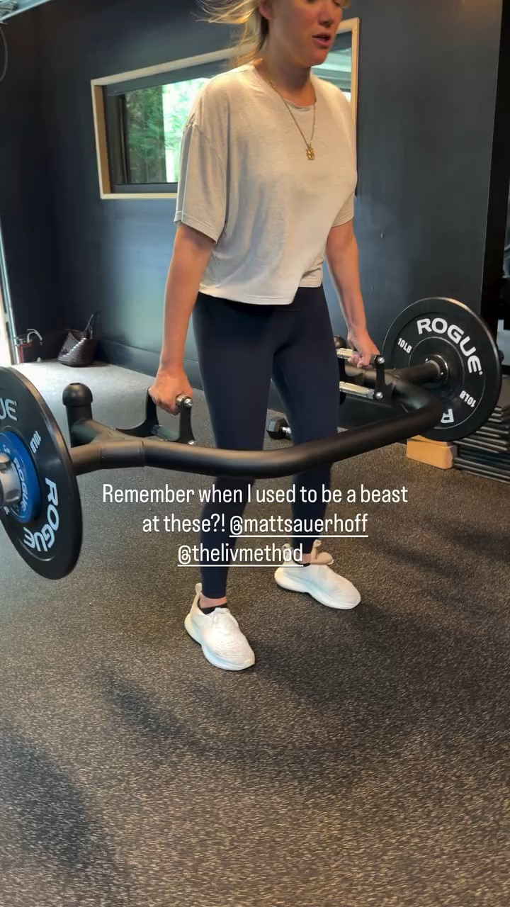 Remember when I used to be a beast at these?! @mattsauerhoff @thelivmethod 💪🏼 Workout look linked!

#LTKootd #LTKfitnessgoals #LTKActive