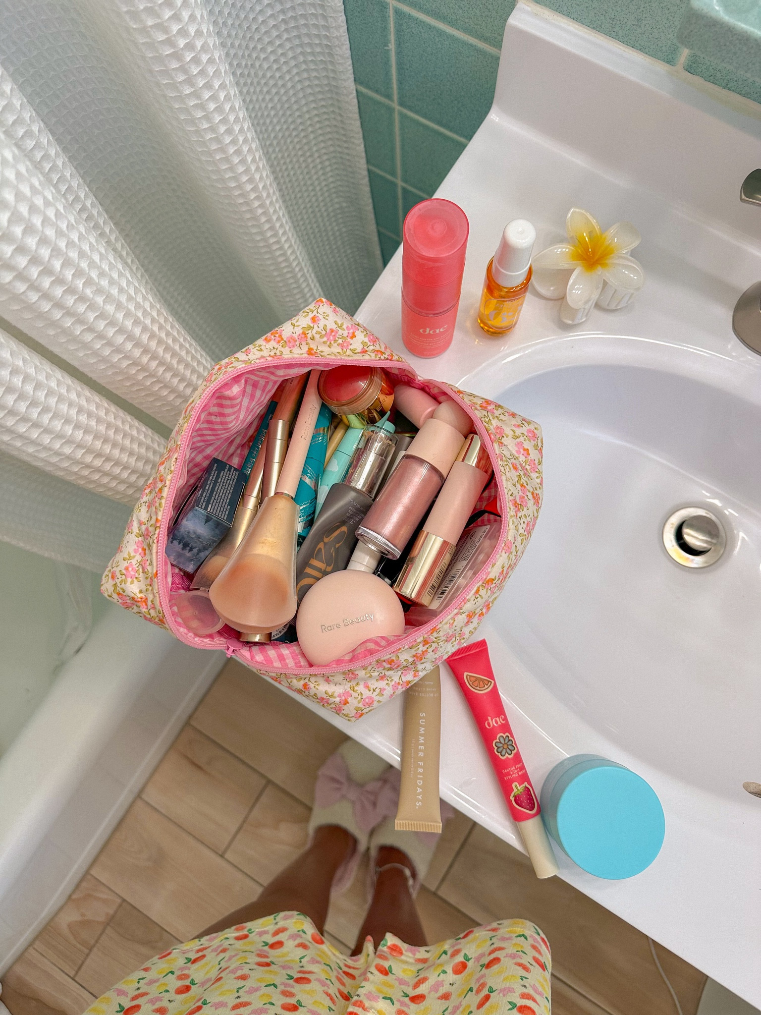 cutest getting ready set up💘🌼🌈

#LTKItBag #LTKBeauty