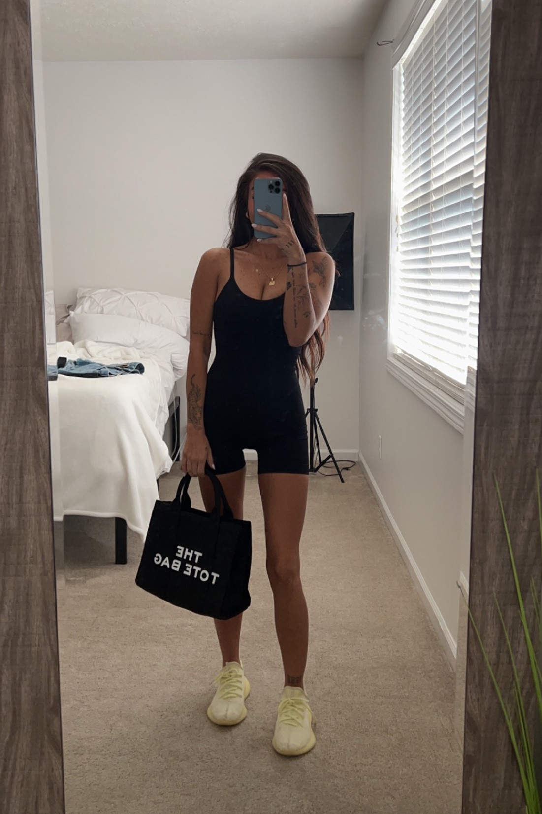 THIS. ONE PIECE. YOU NEED IT. 


#LTKstyletip #LTKSeasonal #LTKfit