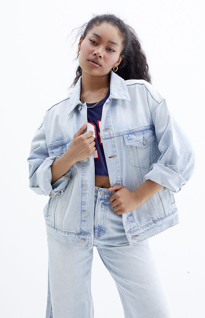 Women's Light Indigo Relaxed Denim Trucker Jacket - Size XS | PacSun