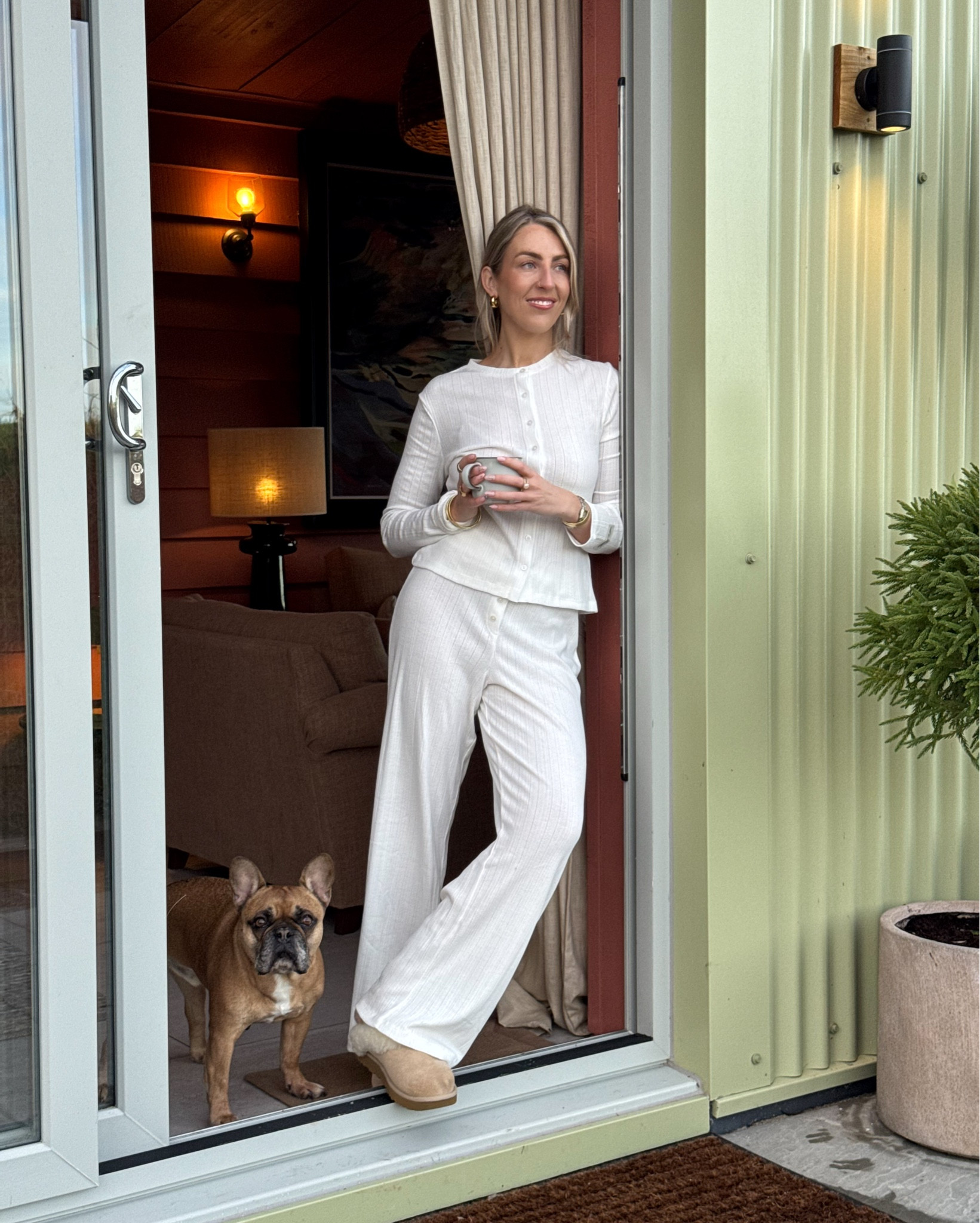 Cream loungewear set from 4th & Reckless 🤍 

#LTKfestive #LTKstyletip #LTKwinter